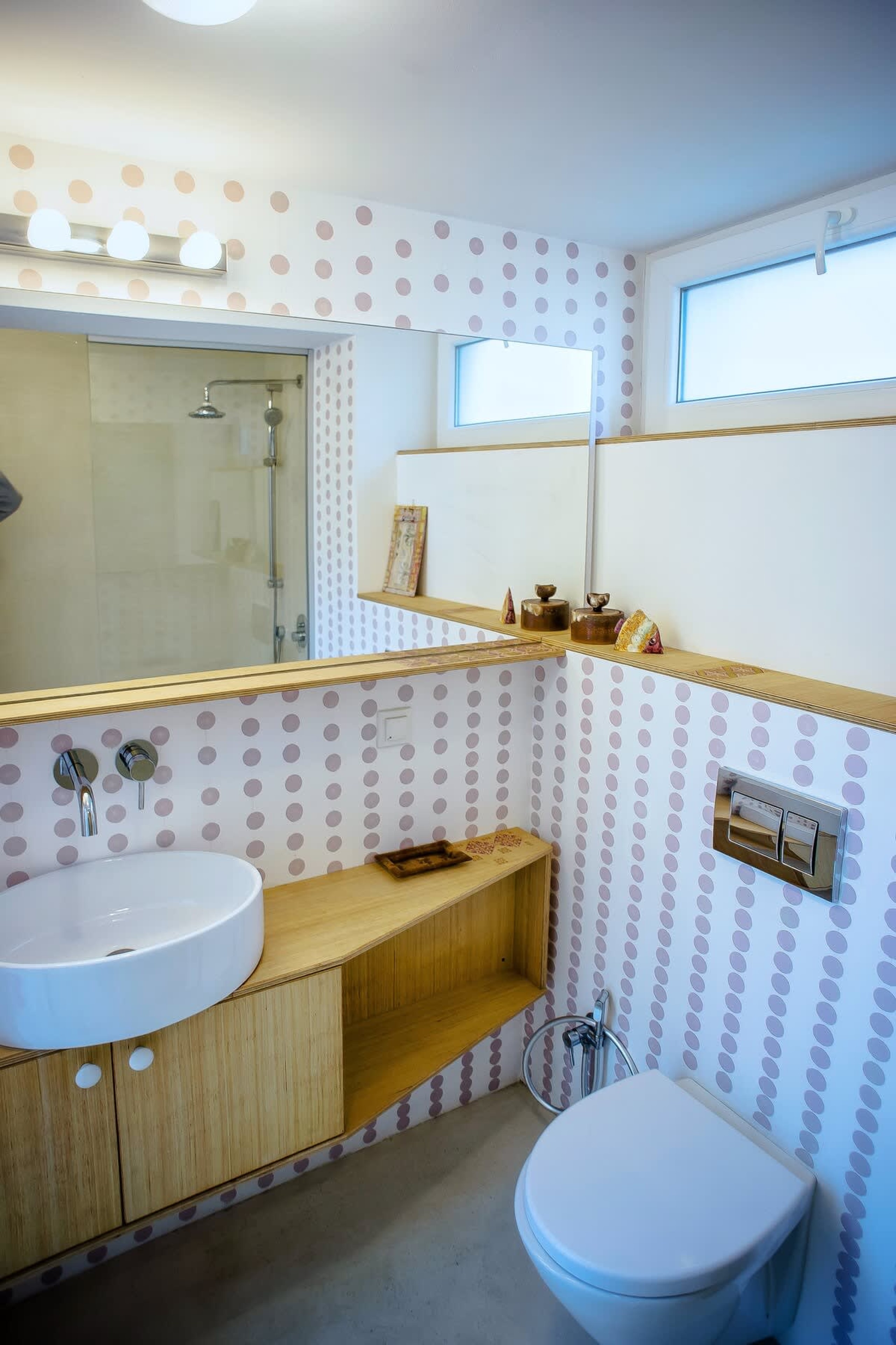 Scoutaround White Logo