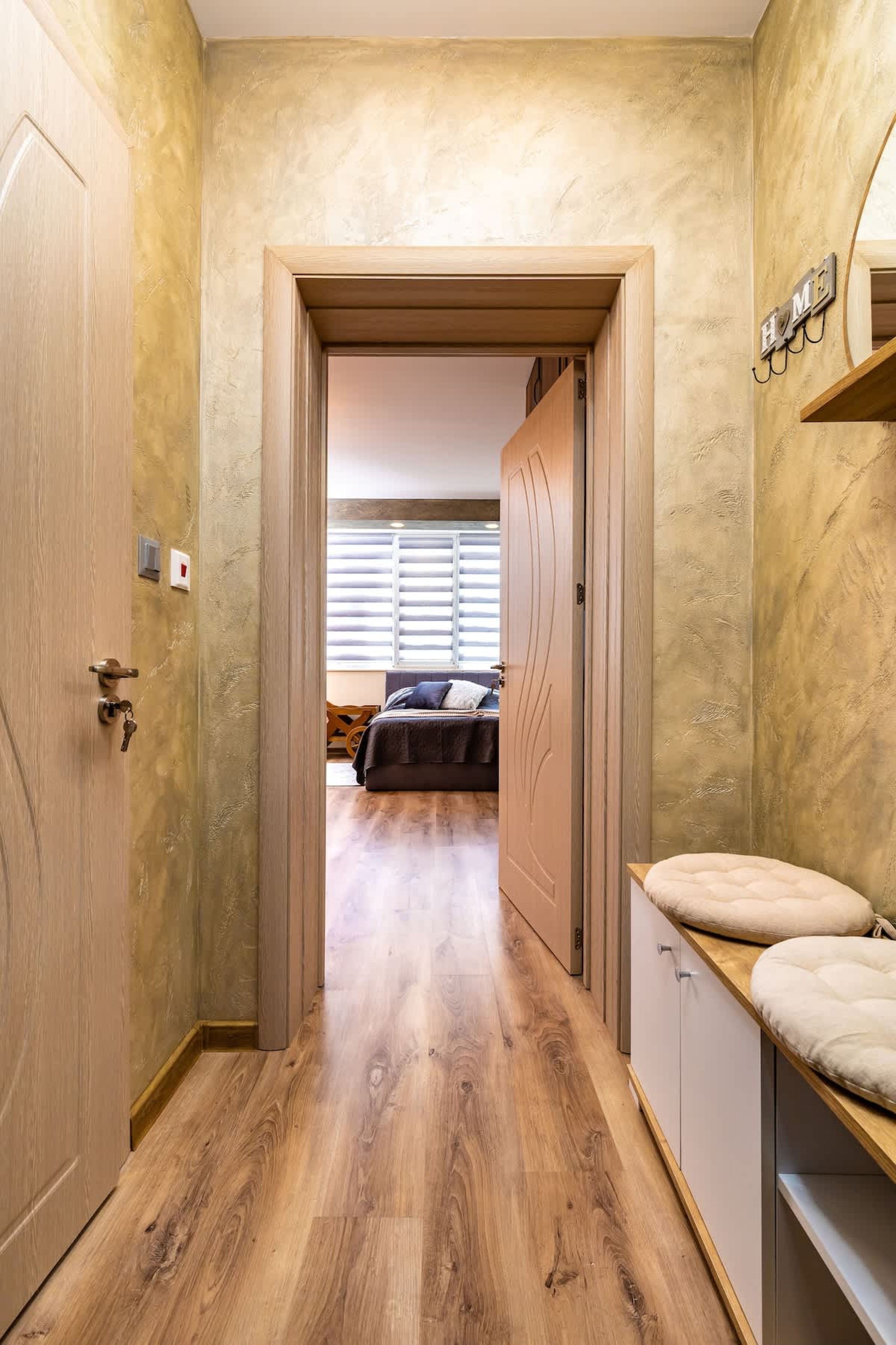 Scoutaround White Logo