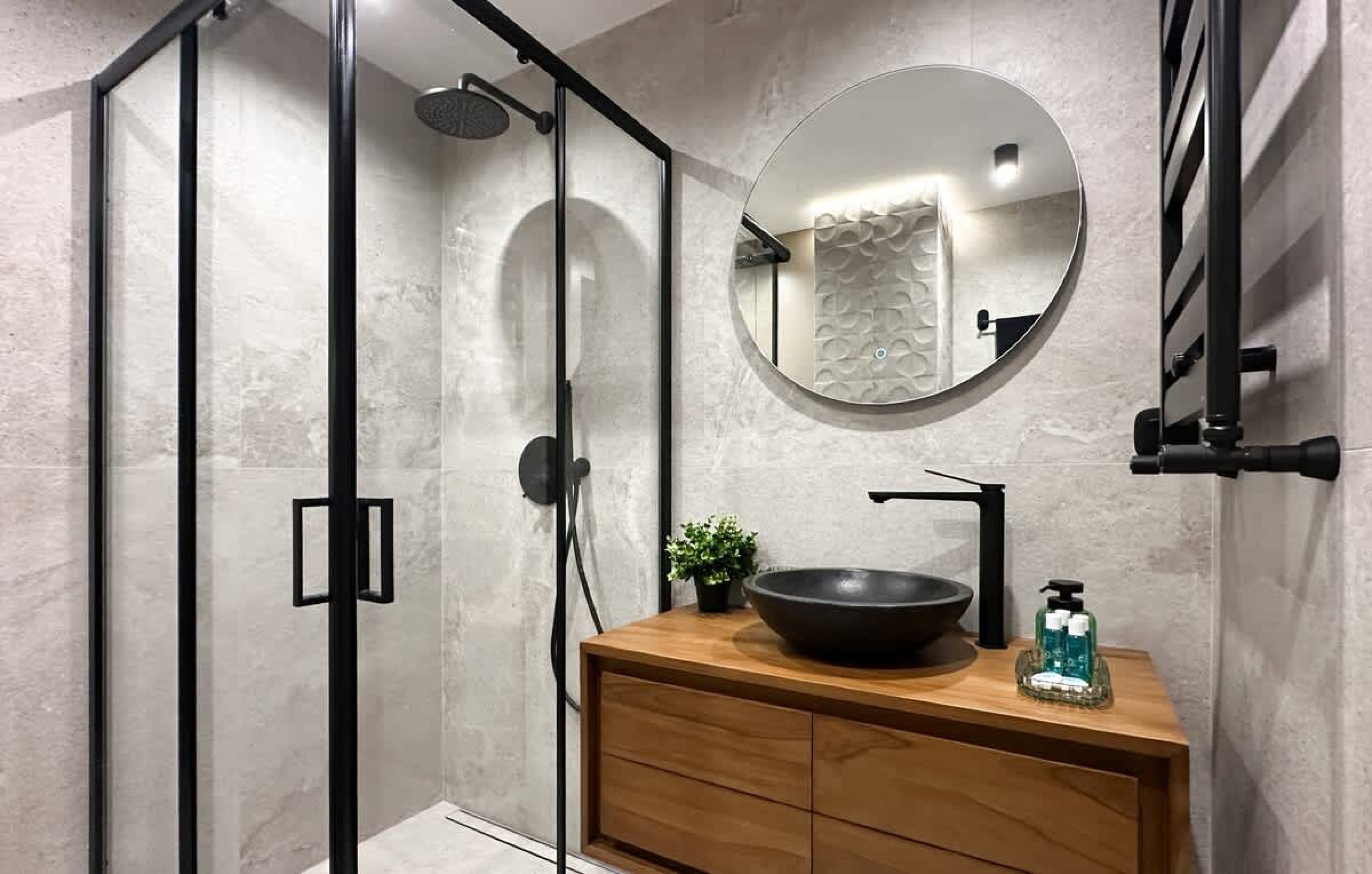 Scoutaround White Logo