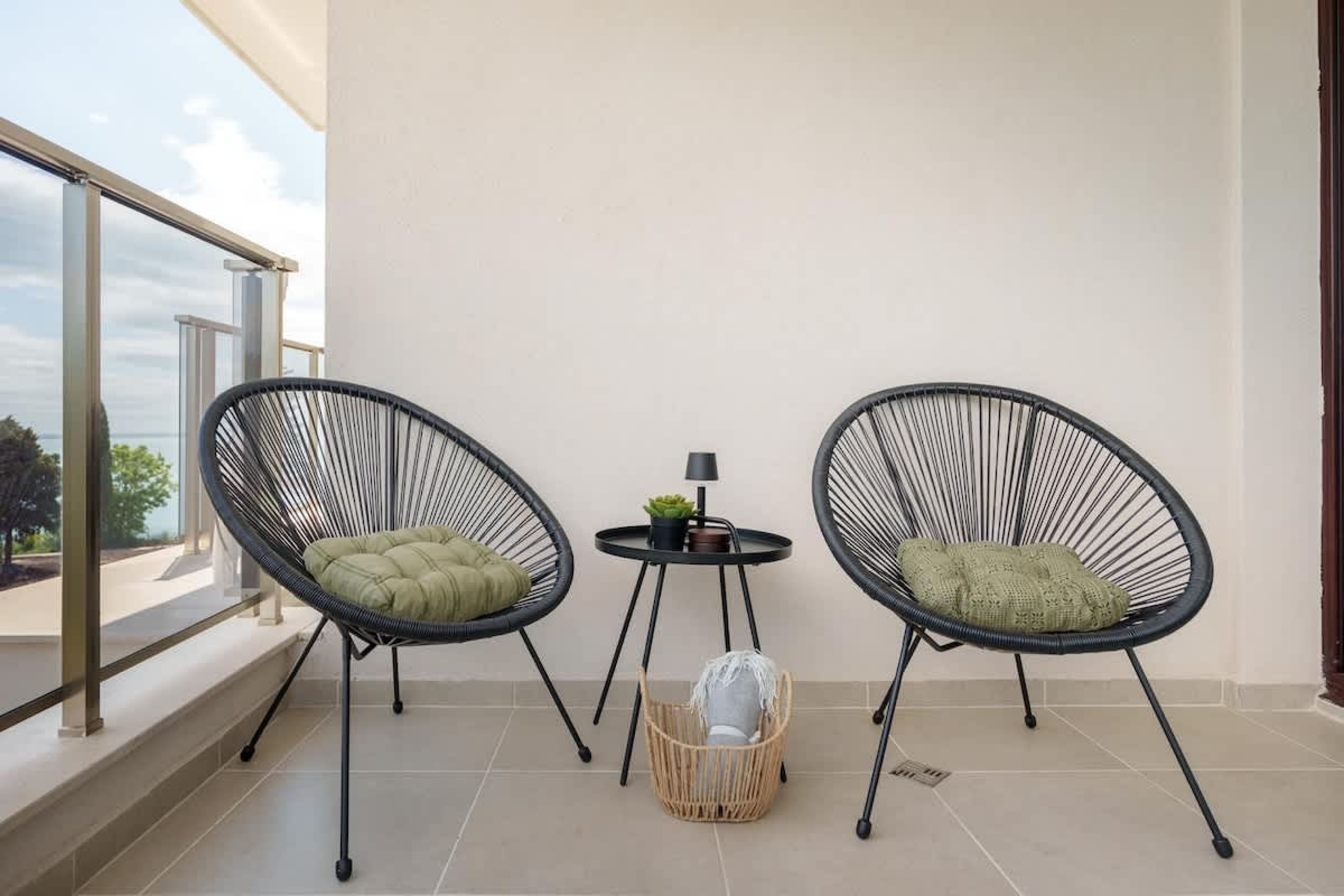 Scoutaround White Logo