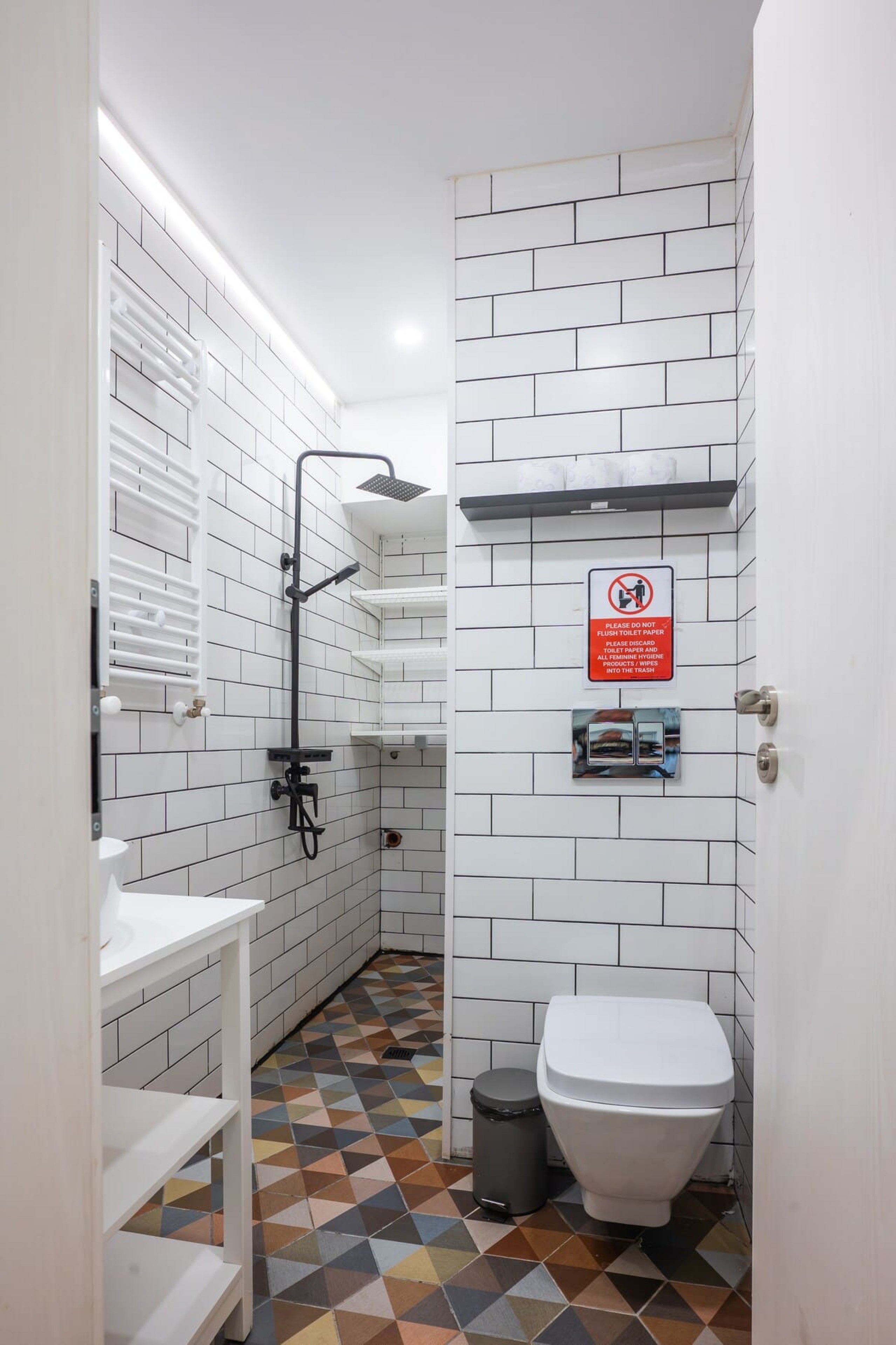 Scoutaround White Logo