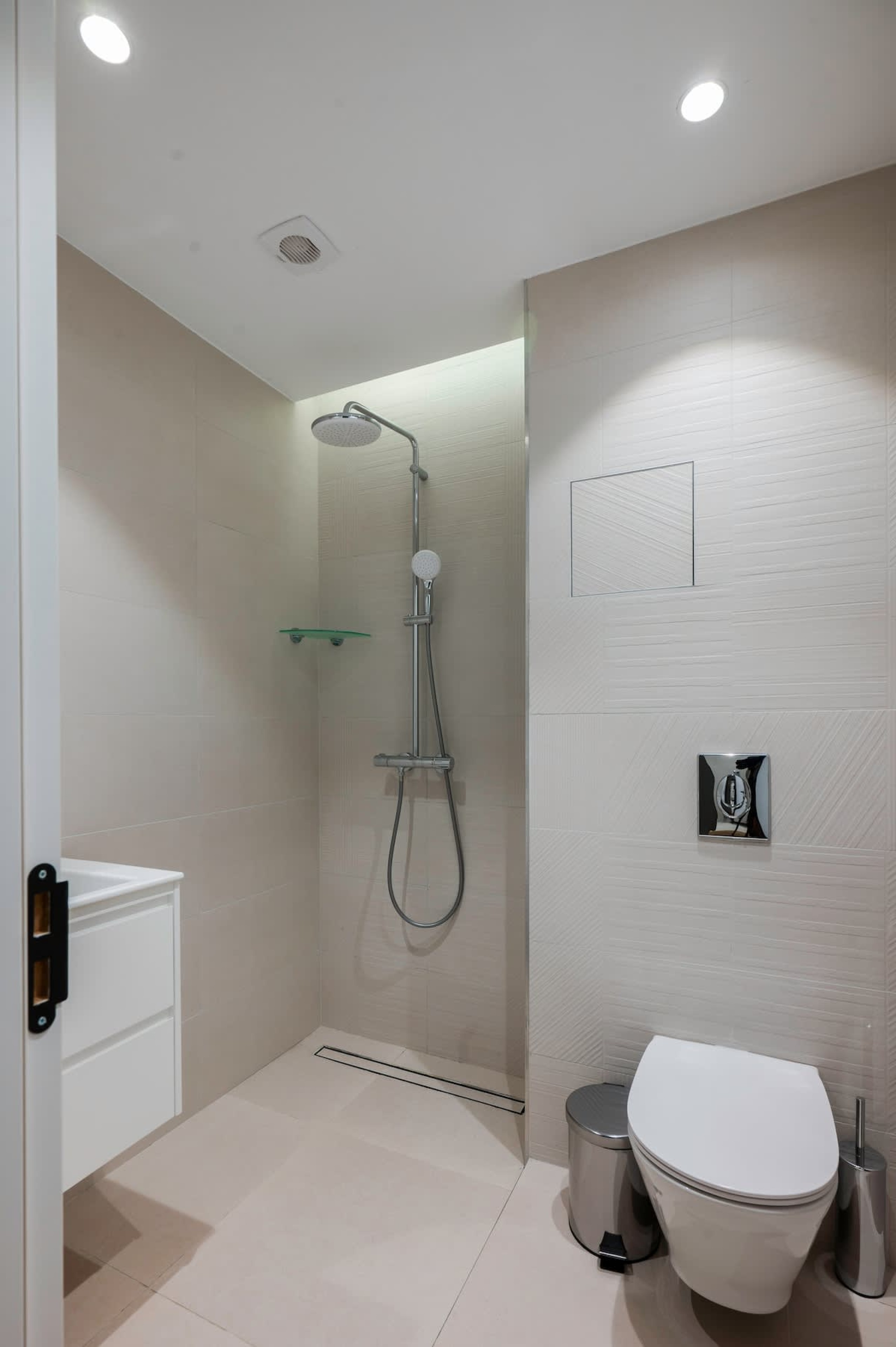 Scoutaround White Logo