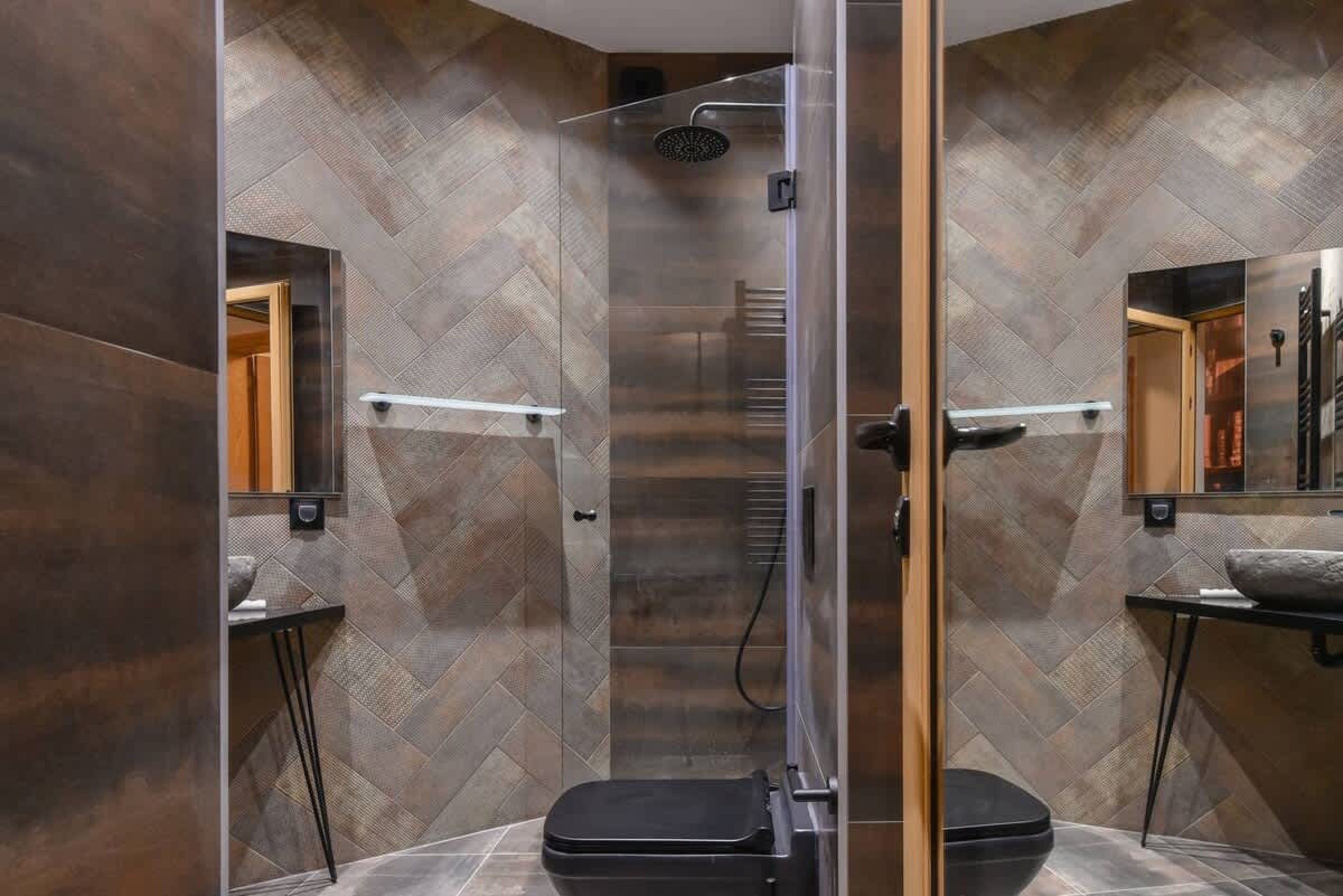 Scoutaround White Logo