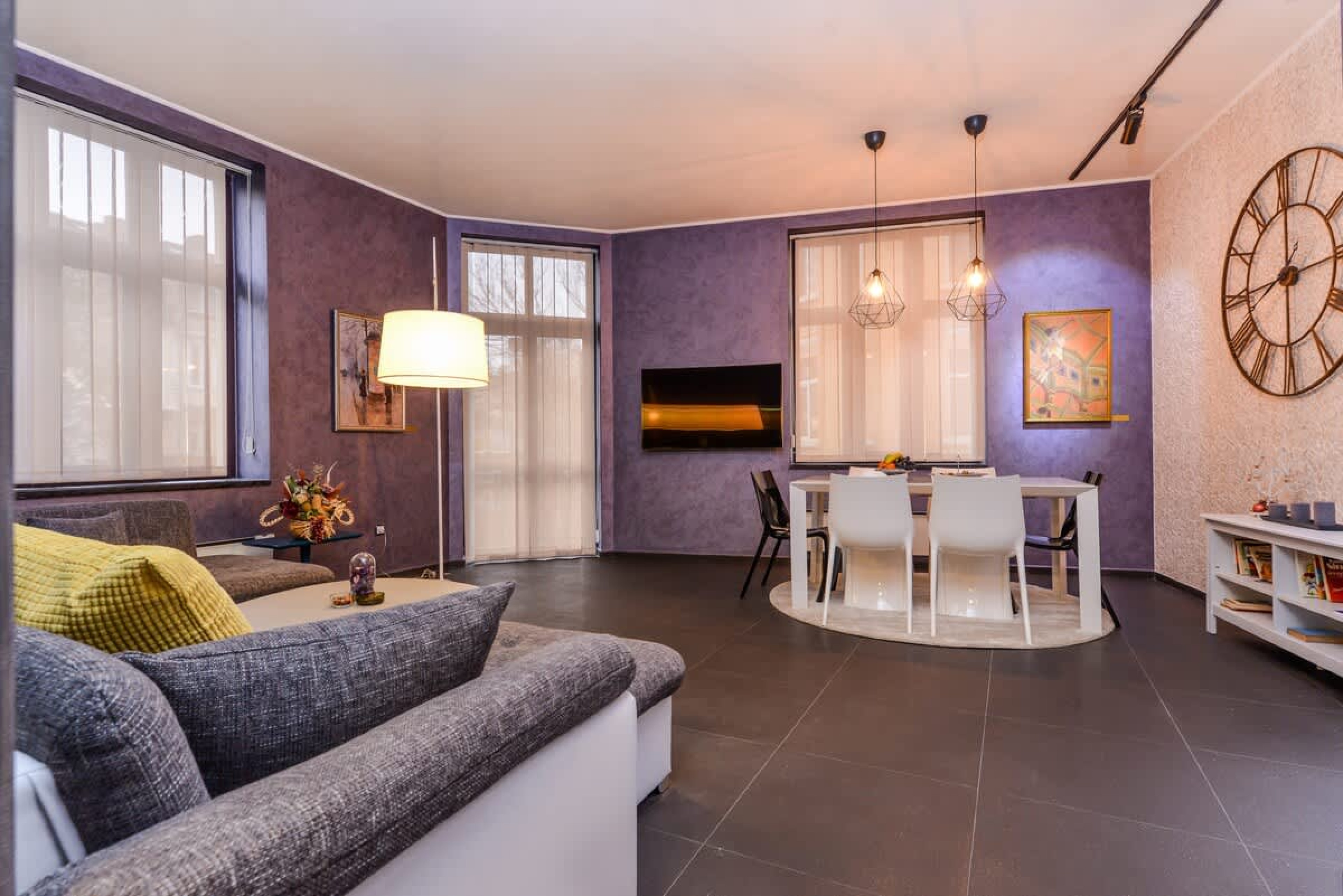 Scoutaround White Logo