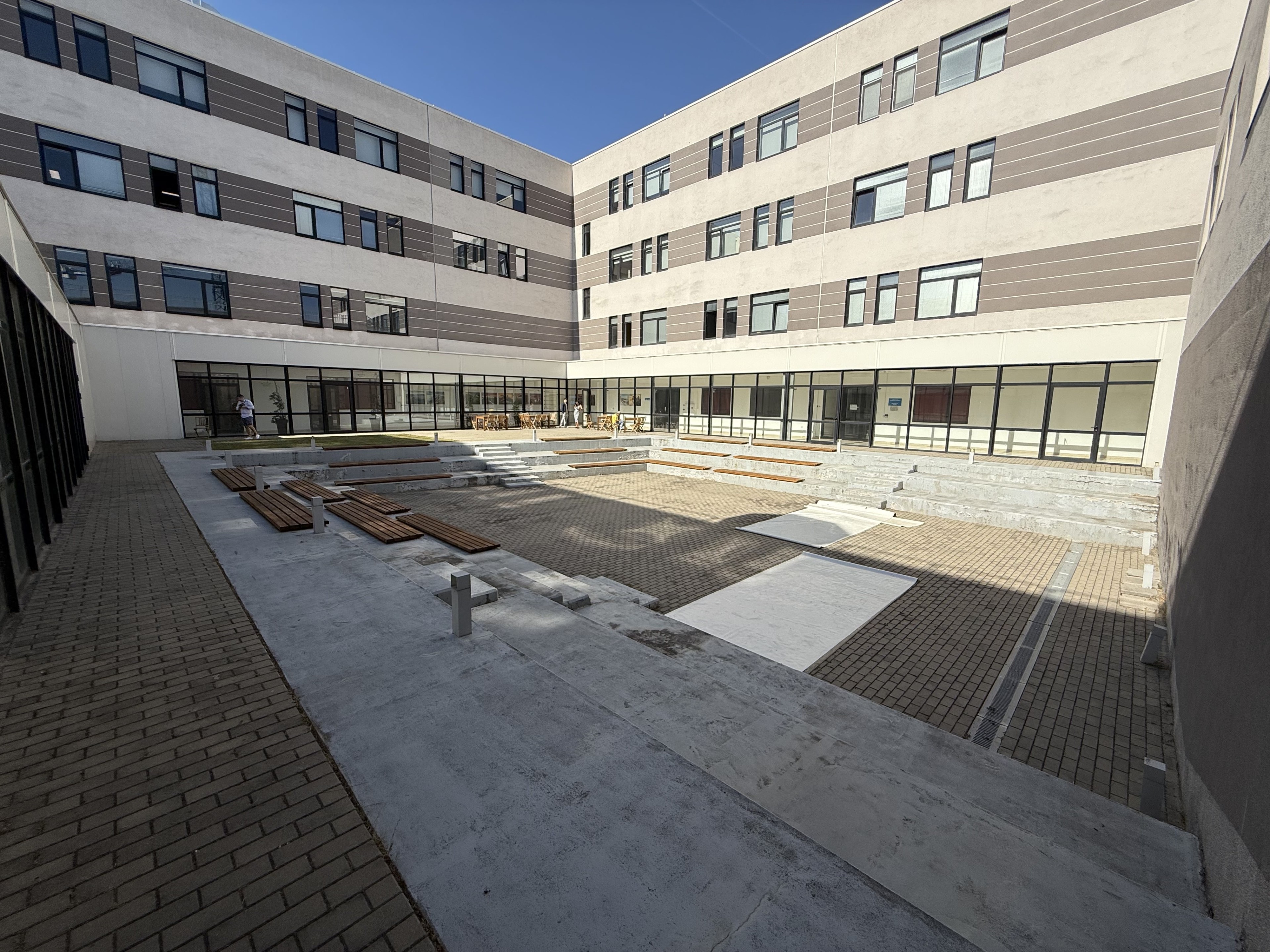 Scoutaround White Logo