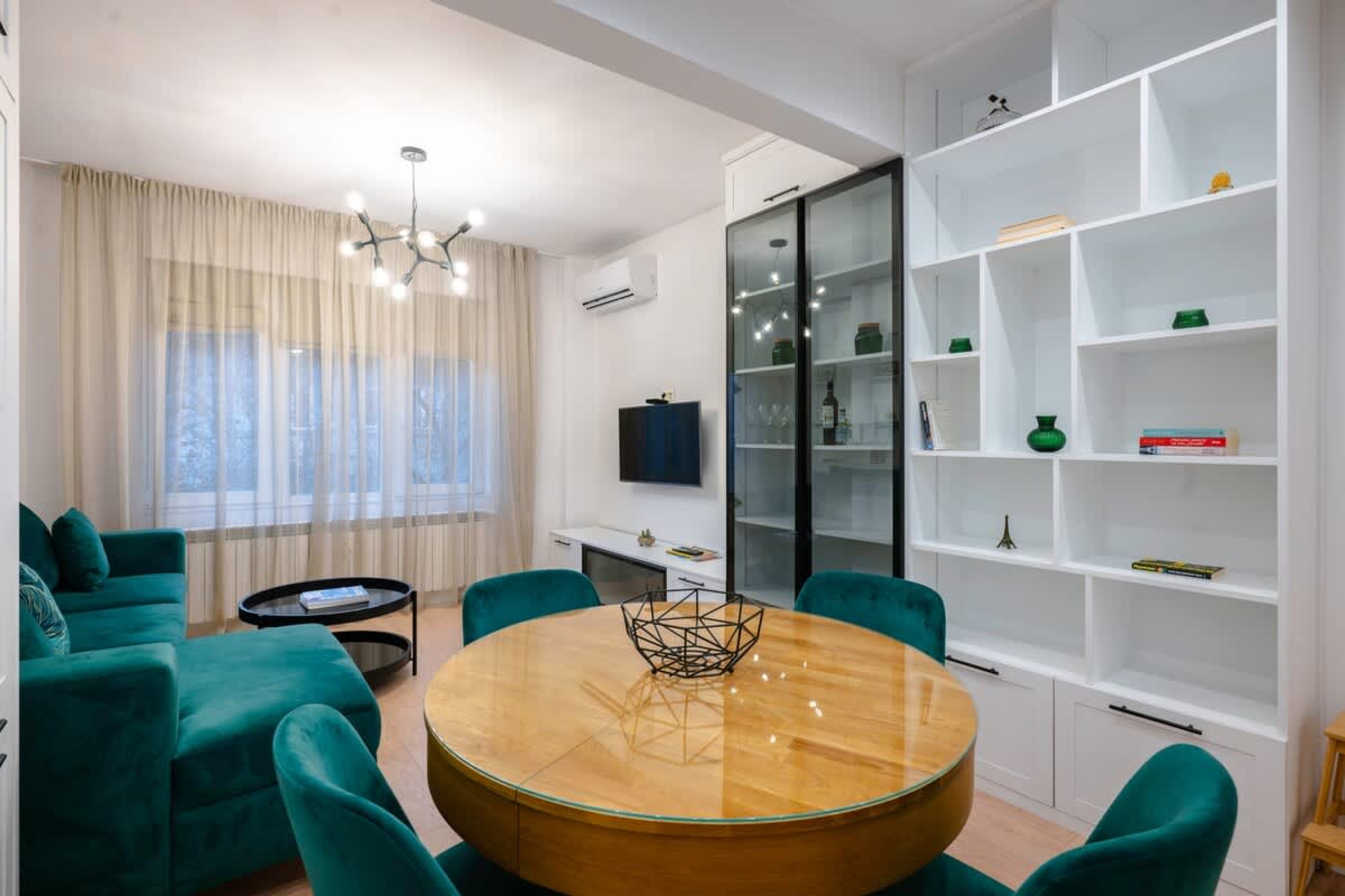 Sunny Stylish Apartment in Sofia - Photo 10