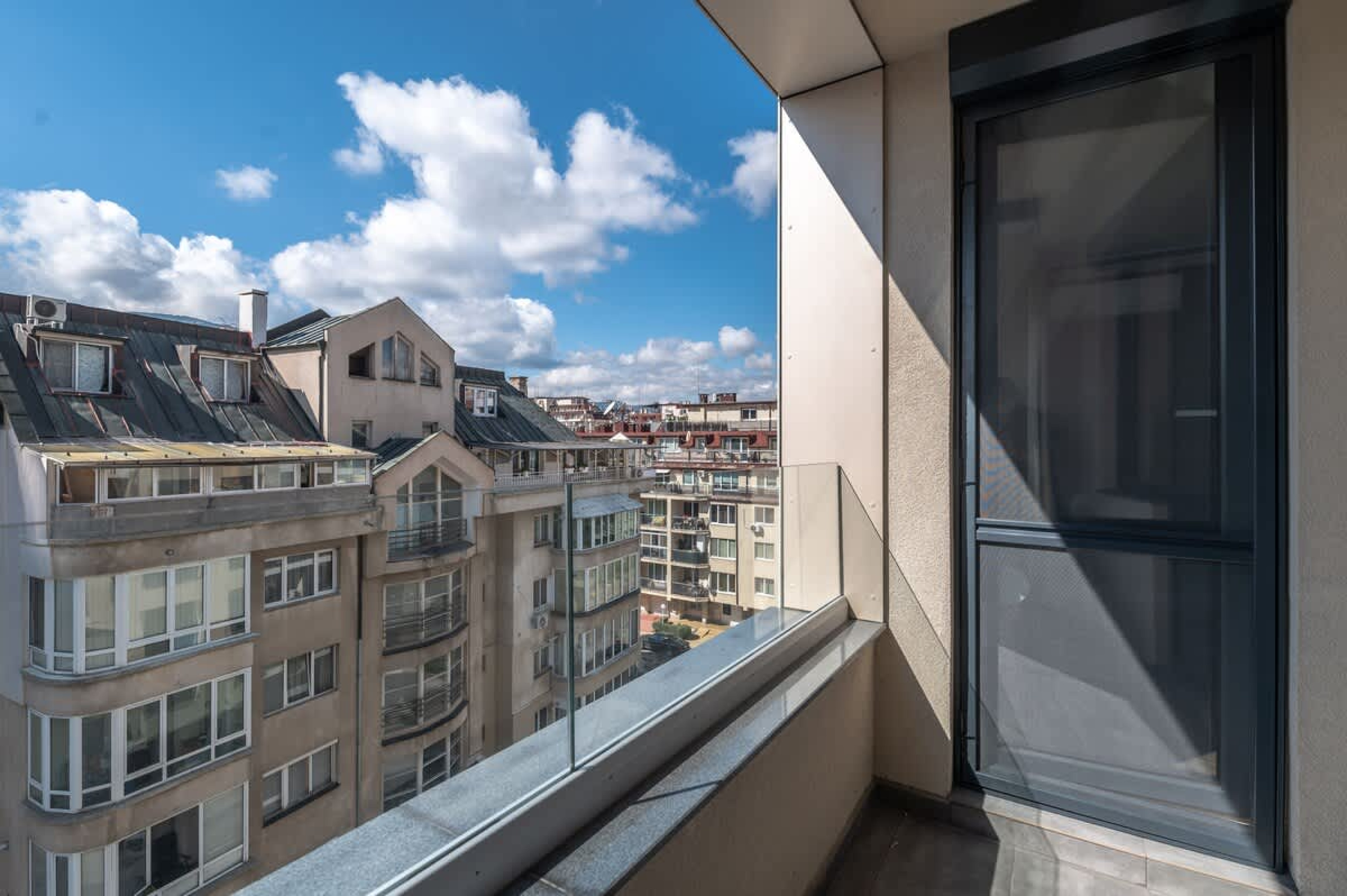 Scoutaround White Logo