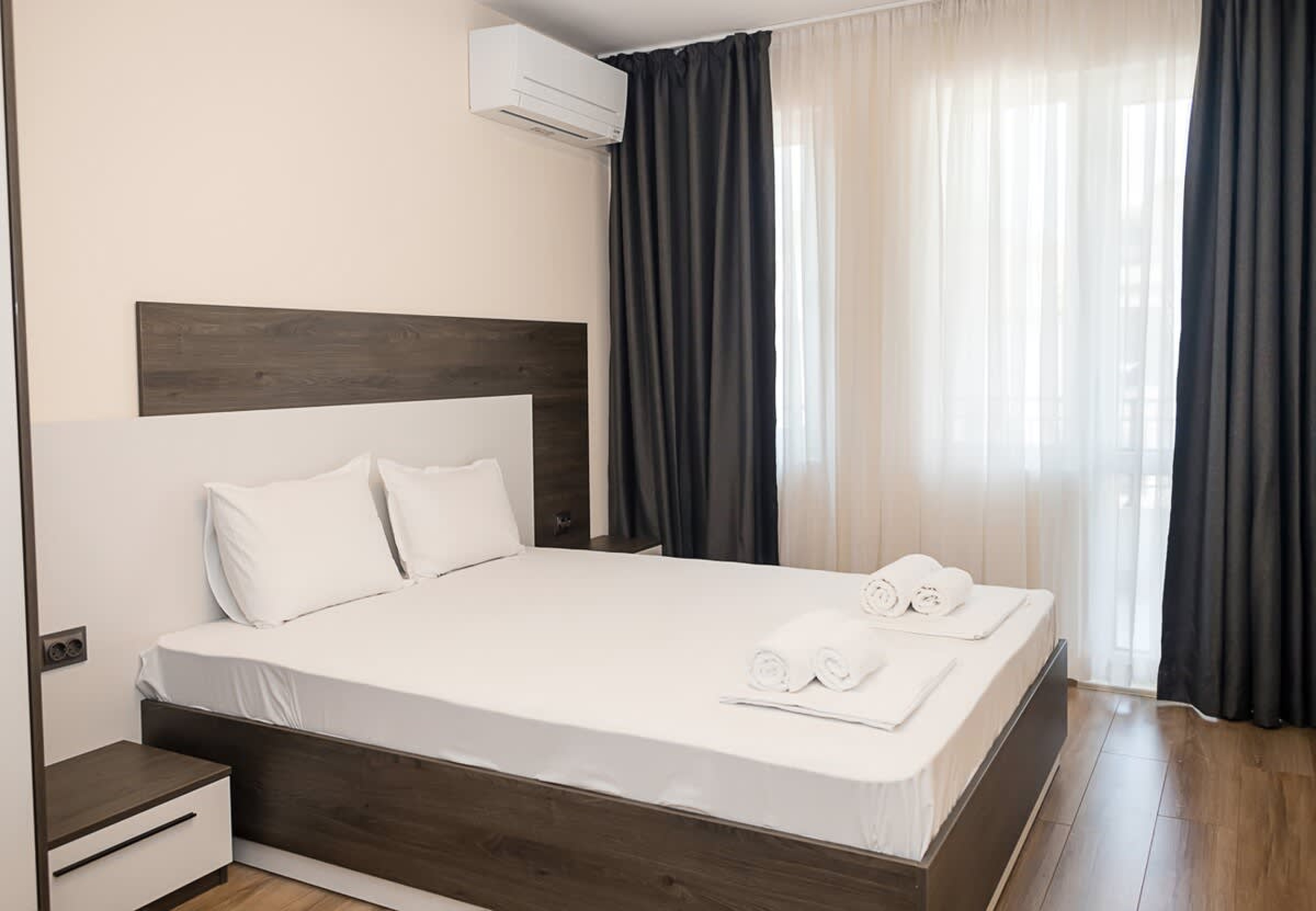 Scoutaround White Logo