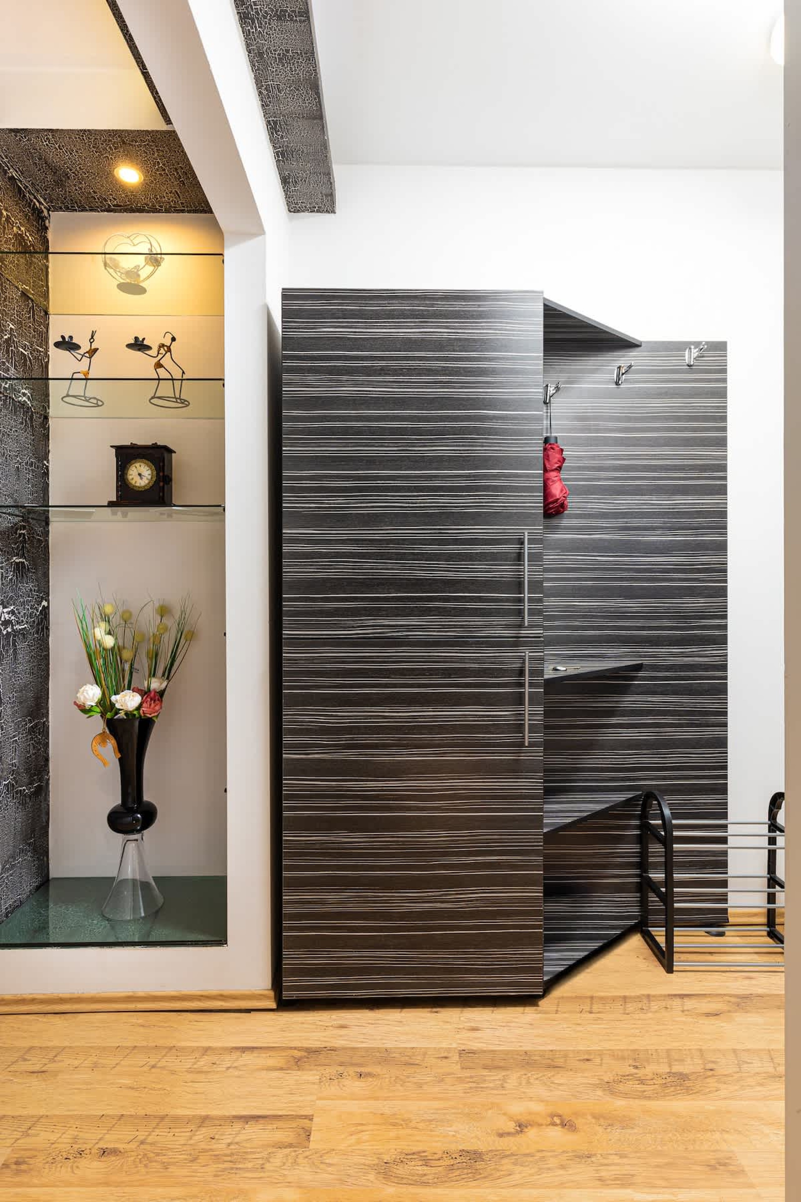 Scoutaround White Logo