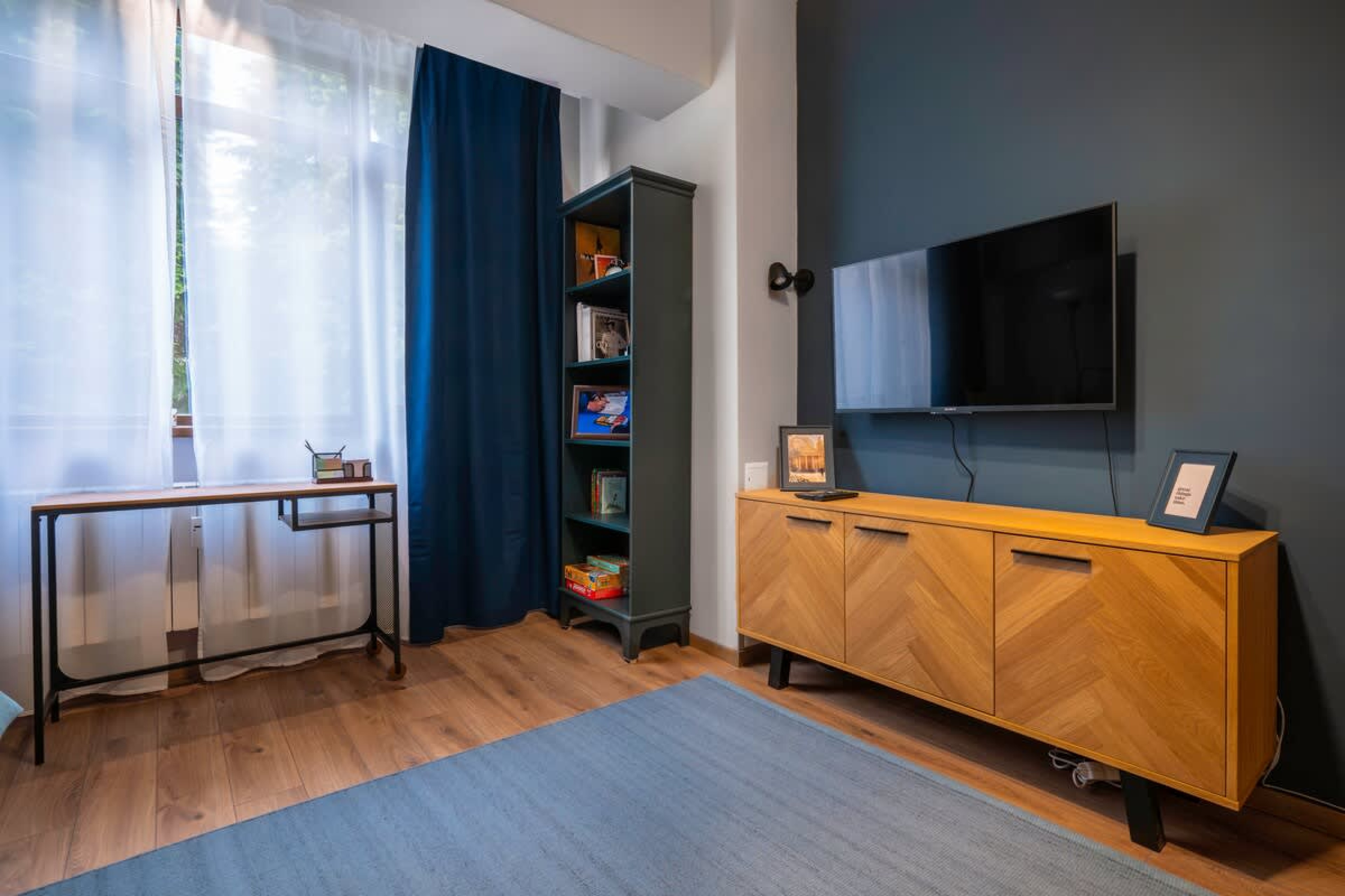 Scoutaround White Logo