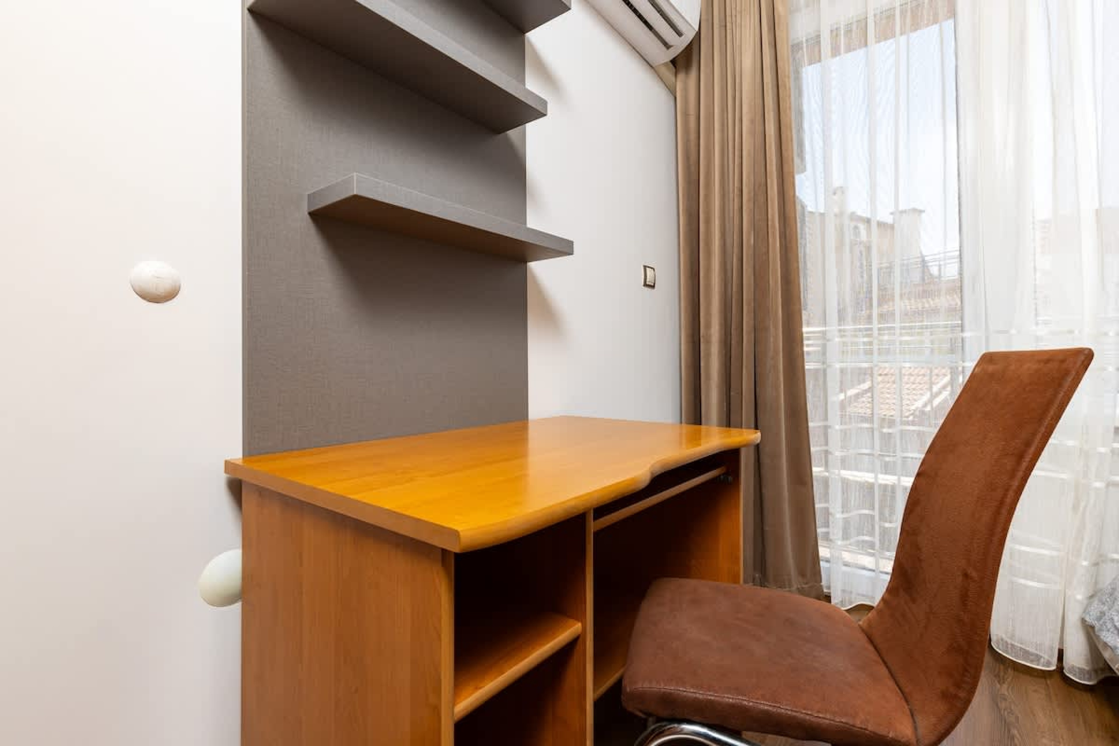 Scoutaround White Logo