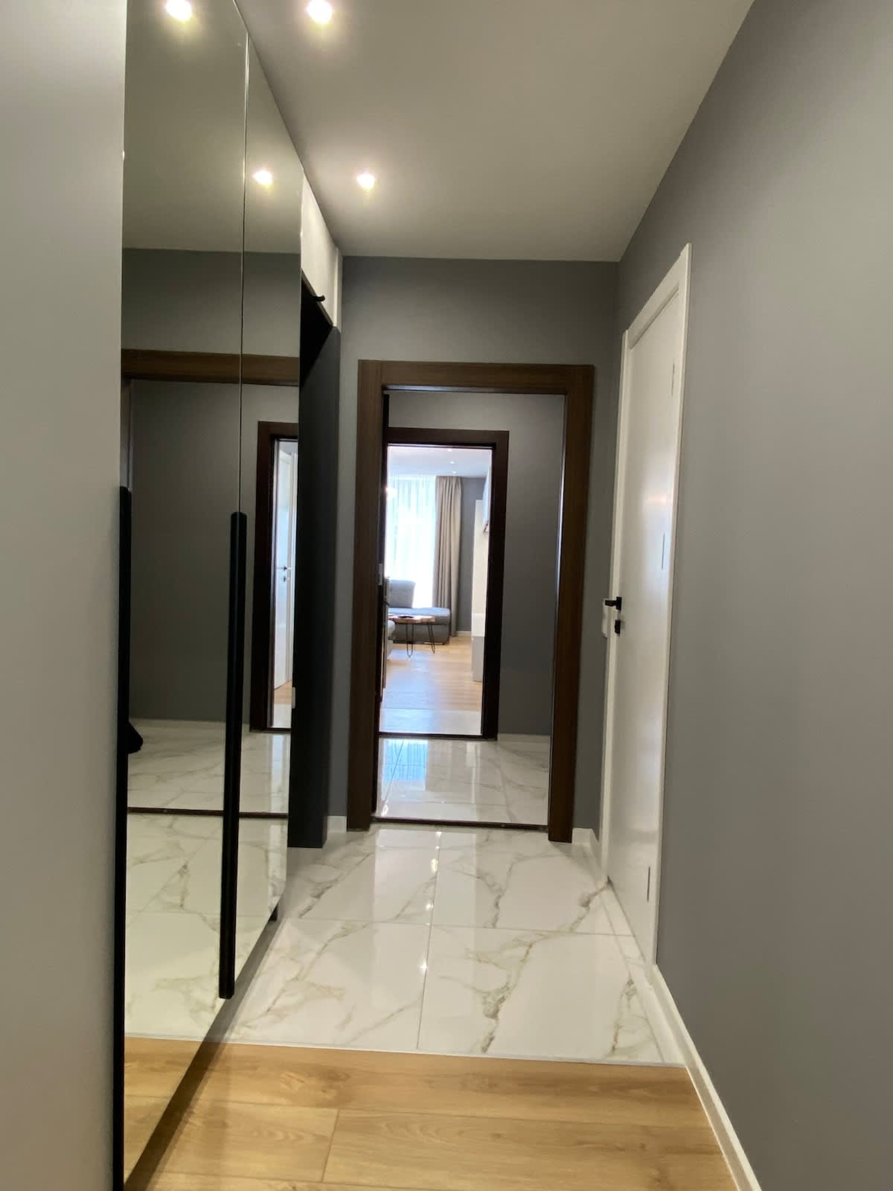 Scoutaround White Logo