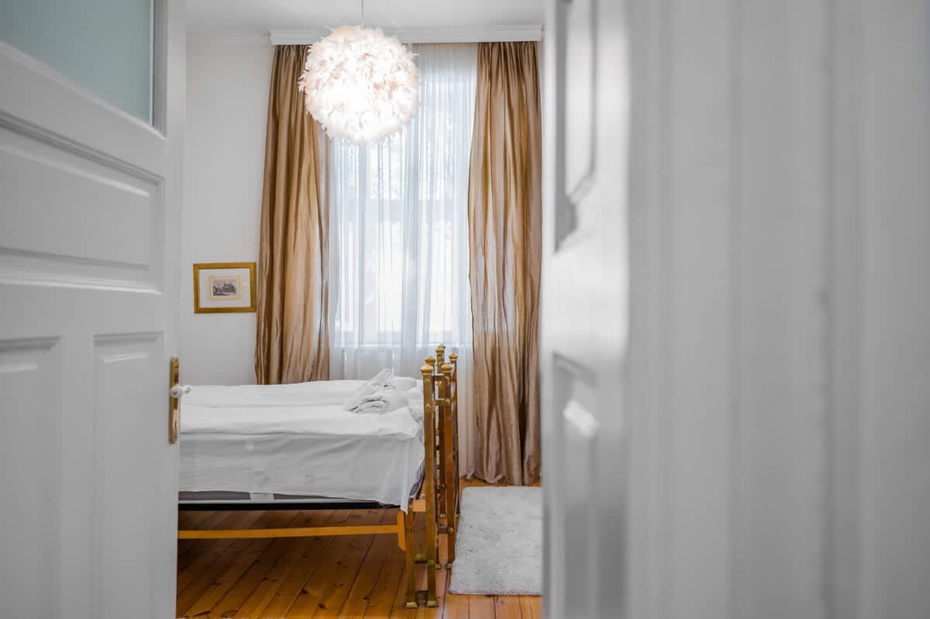 Scoutaround White Logo