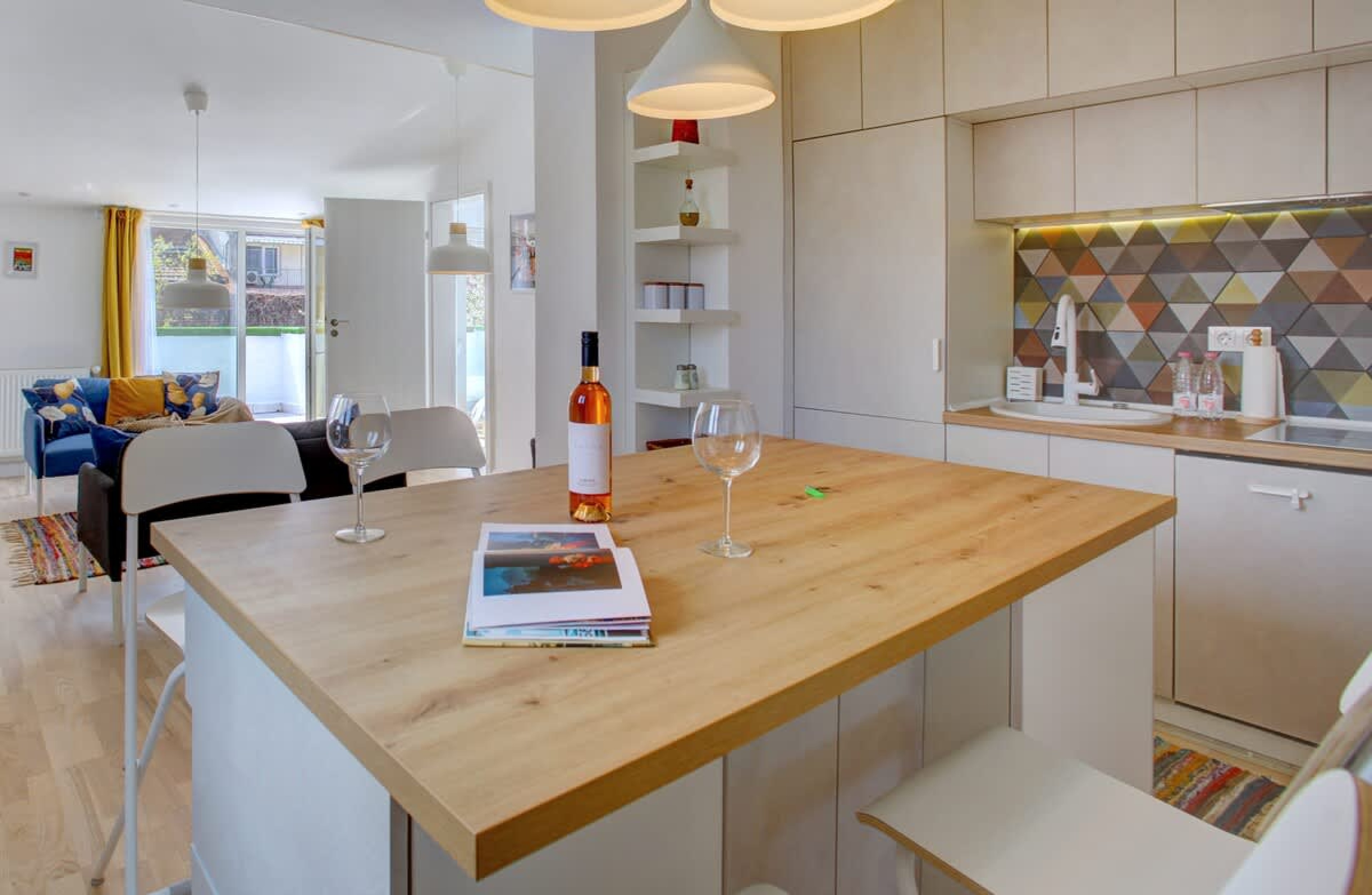 Scoutaround White Logo