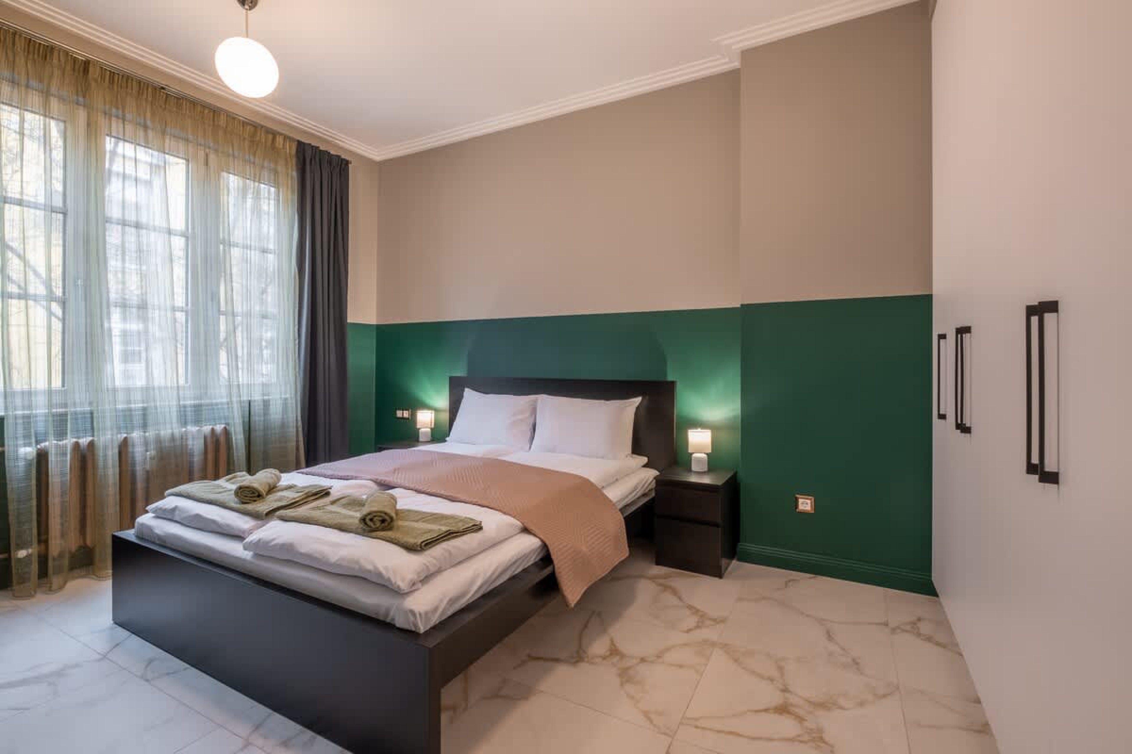 Scoutaround White Logo