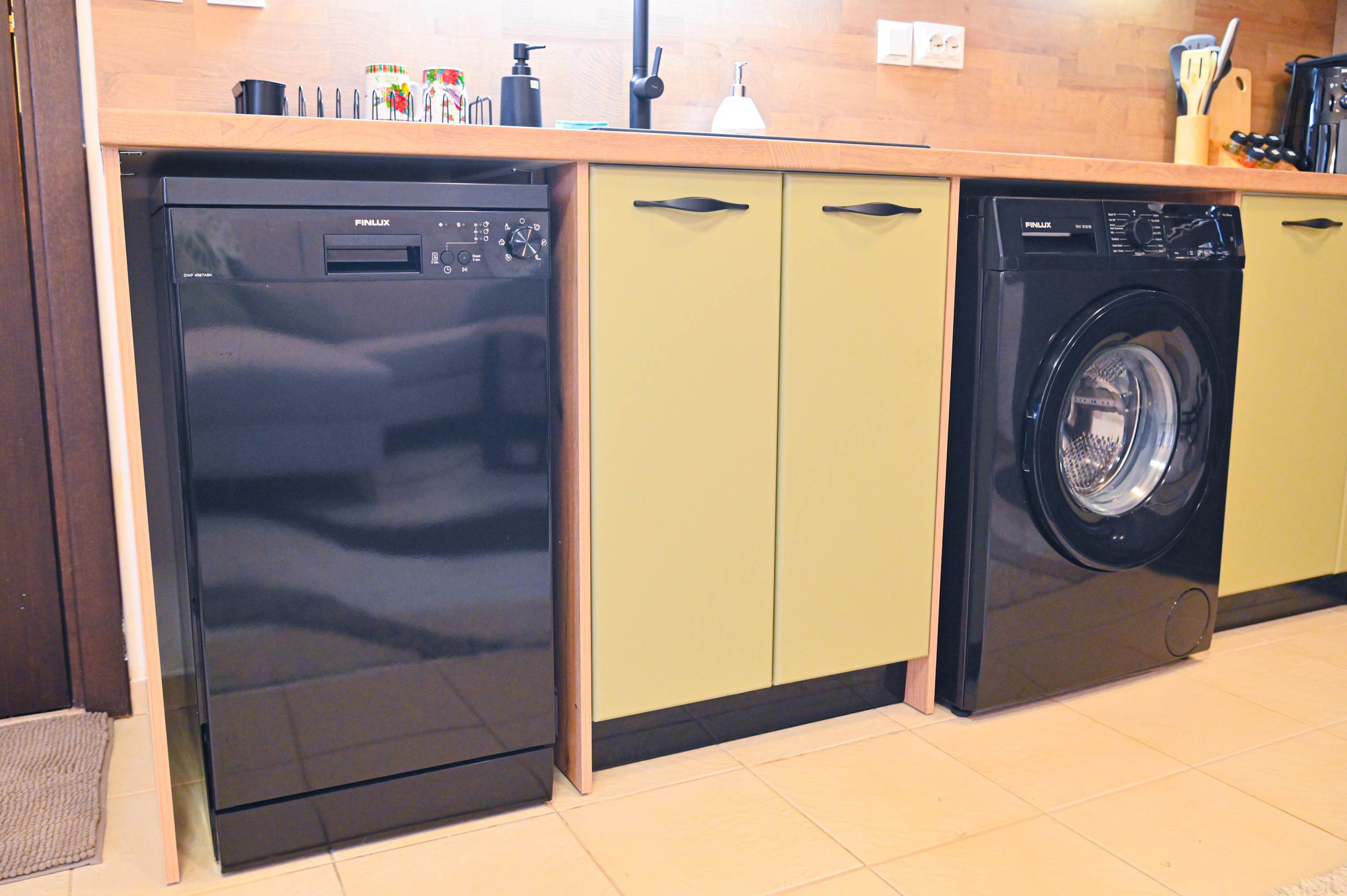 Scoutaround White Logo