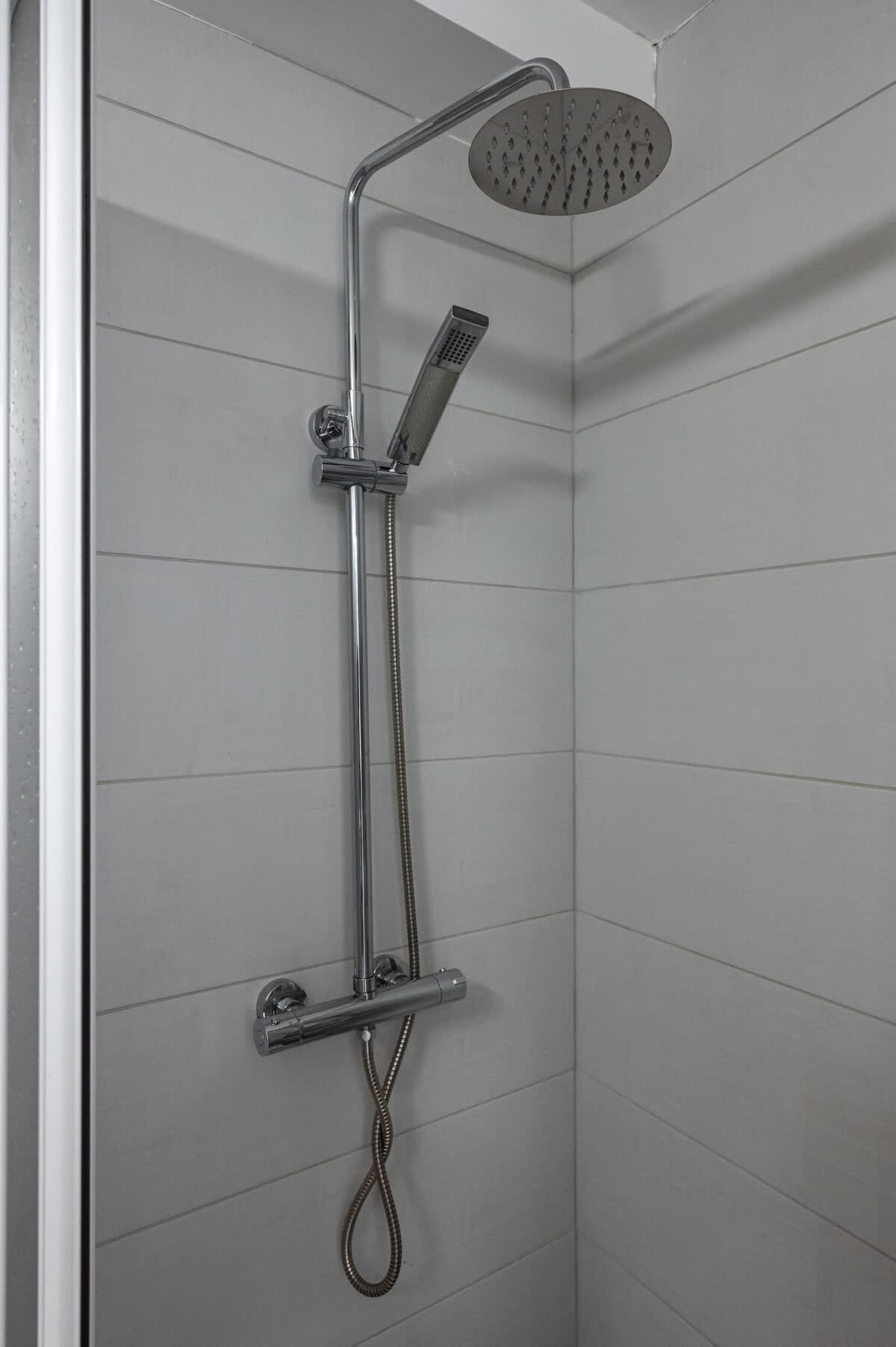 Scoutaround White Logo