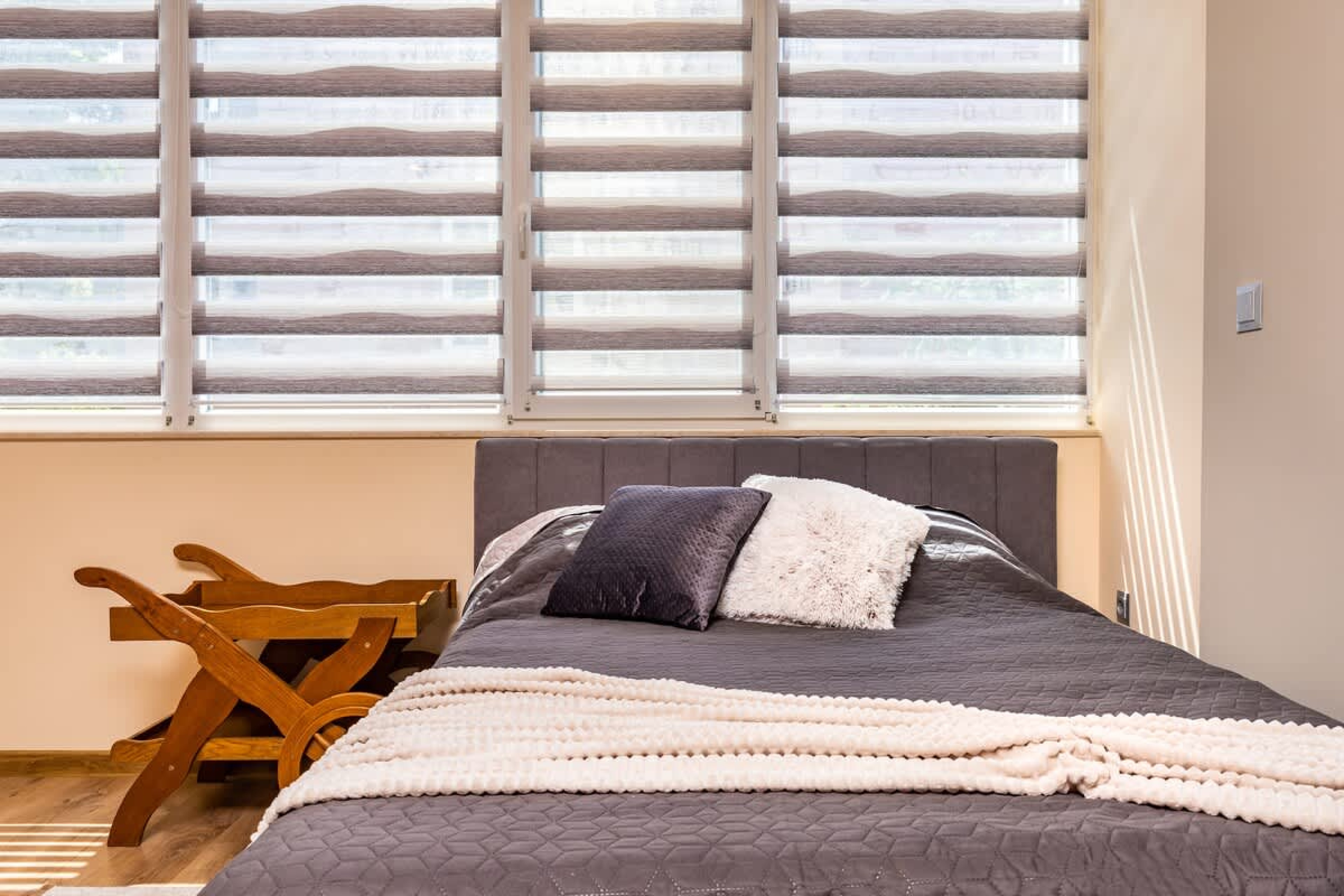 Scoutaround White Logo