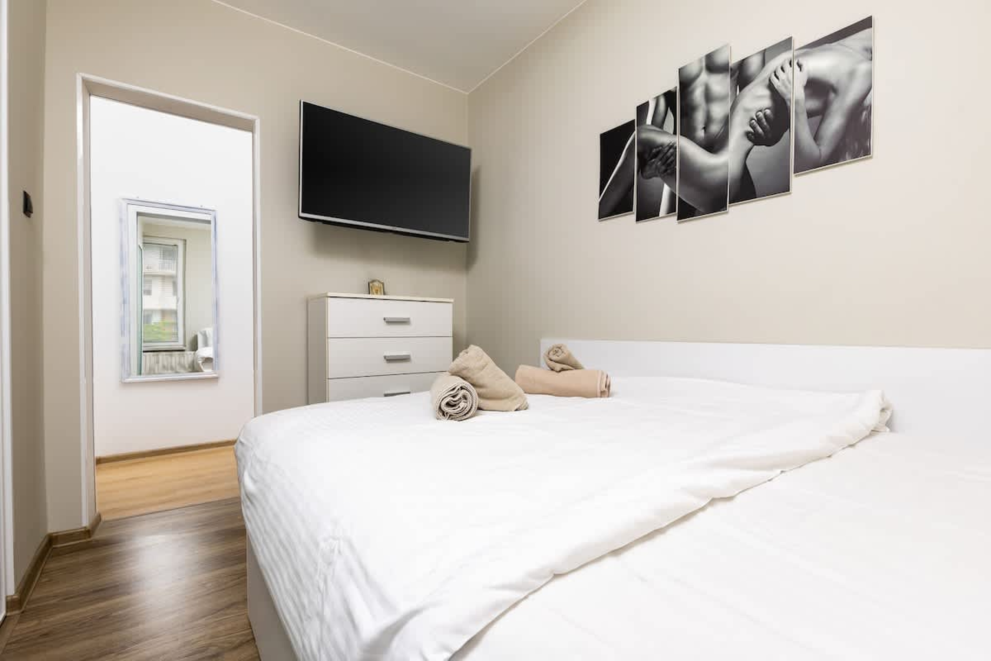 Scoutaround White Logo