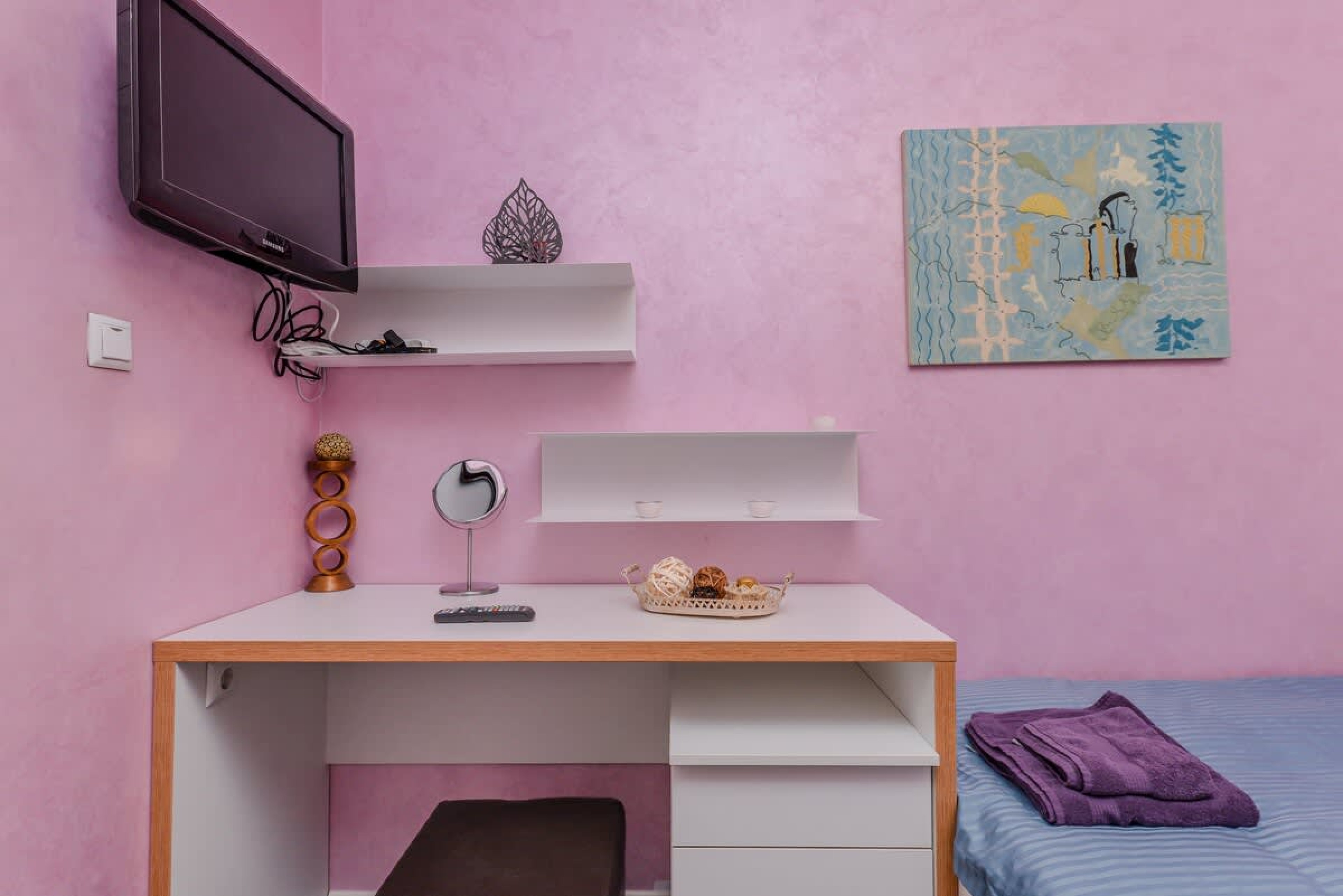 Scoutaround White Logo