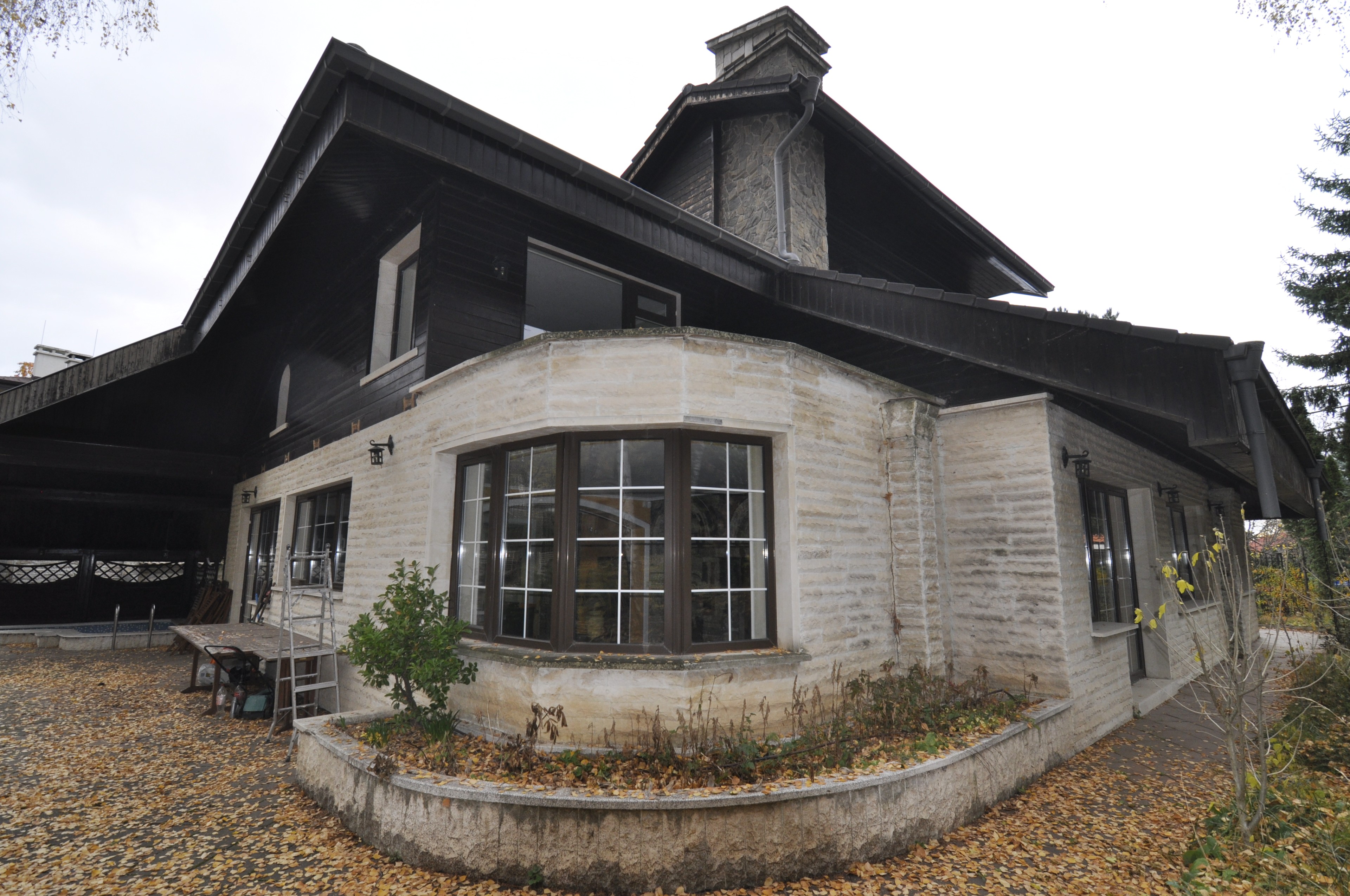 Scoutaround White Logo