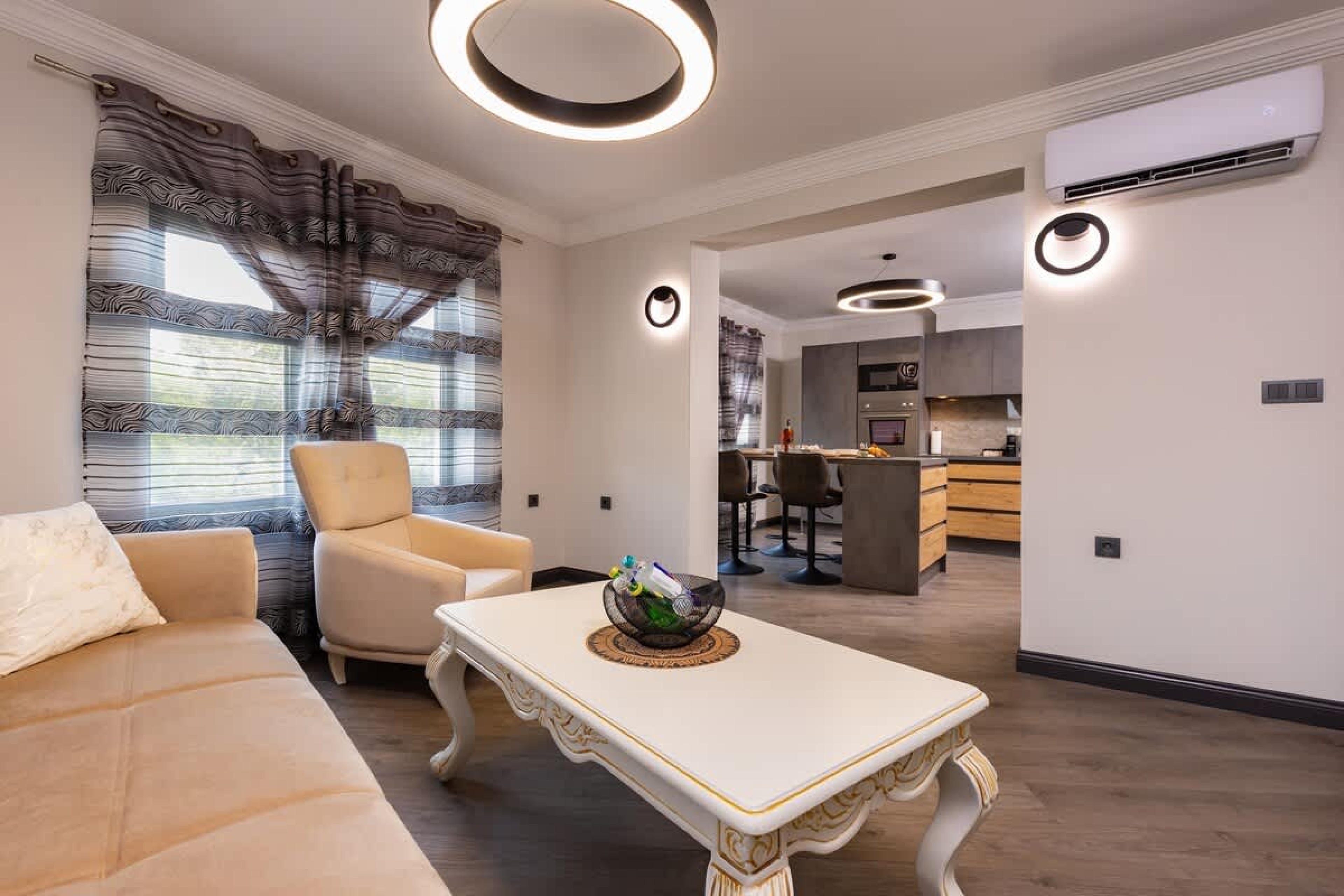 Scoutaround White Logo