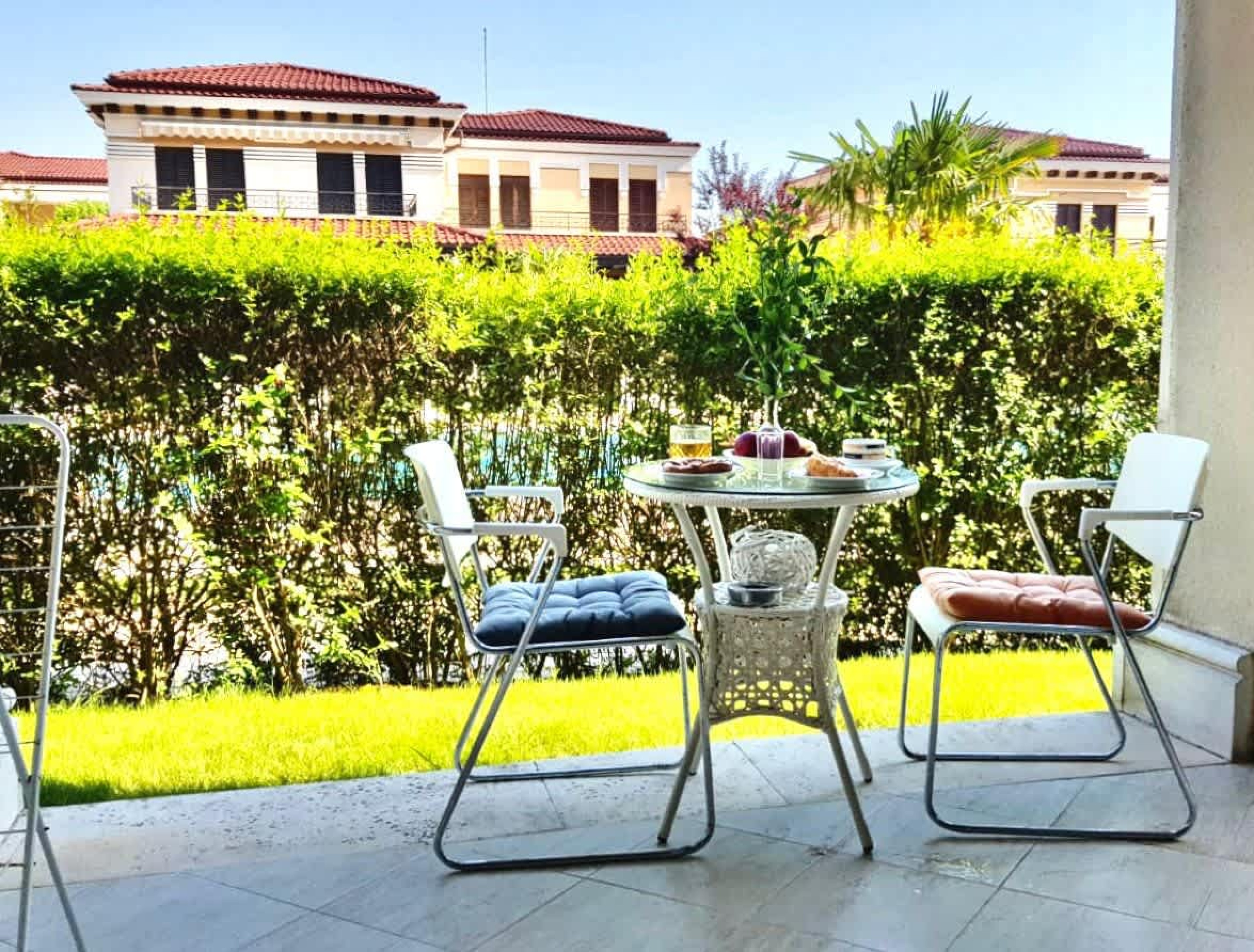 Scoutaround White Logo