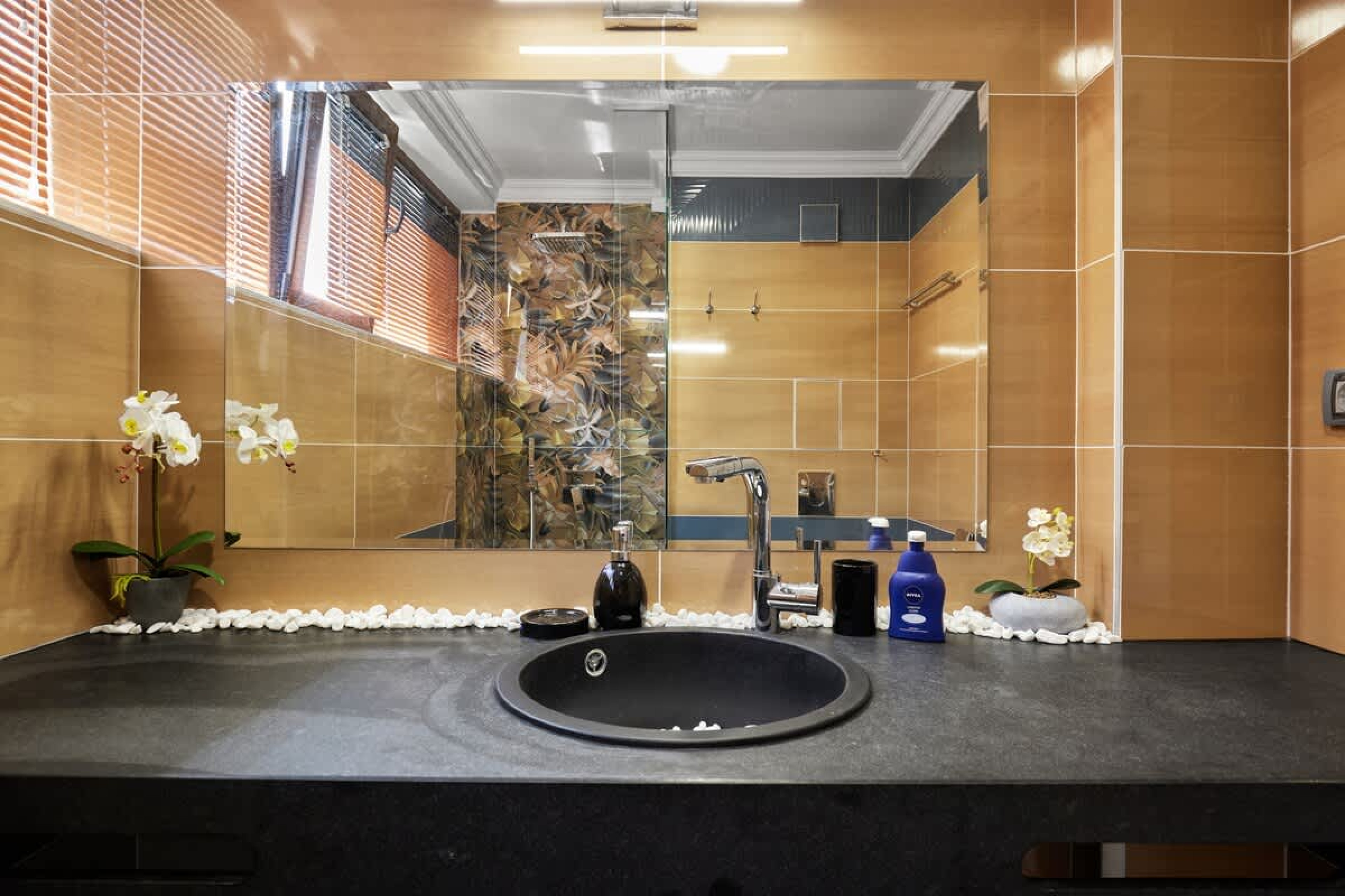 Scoutaround White Logo