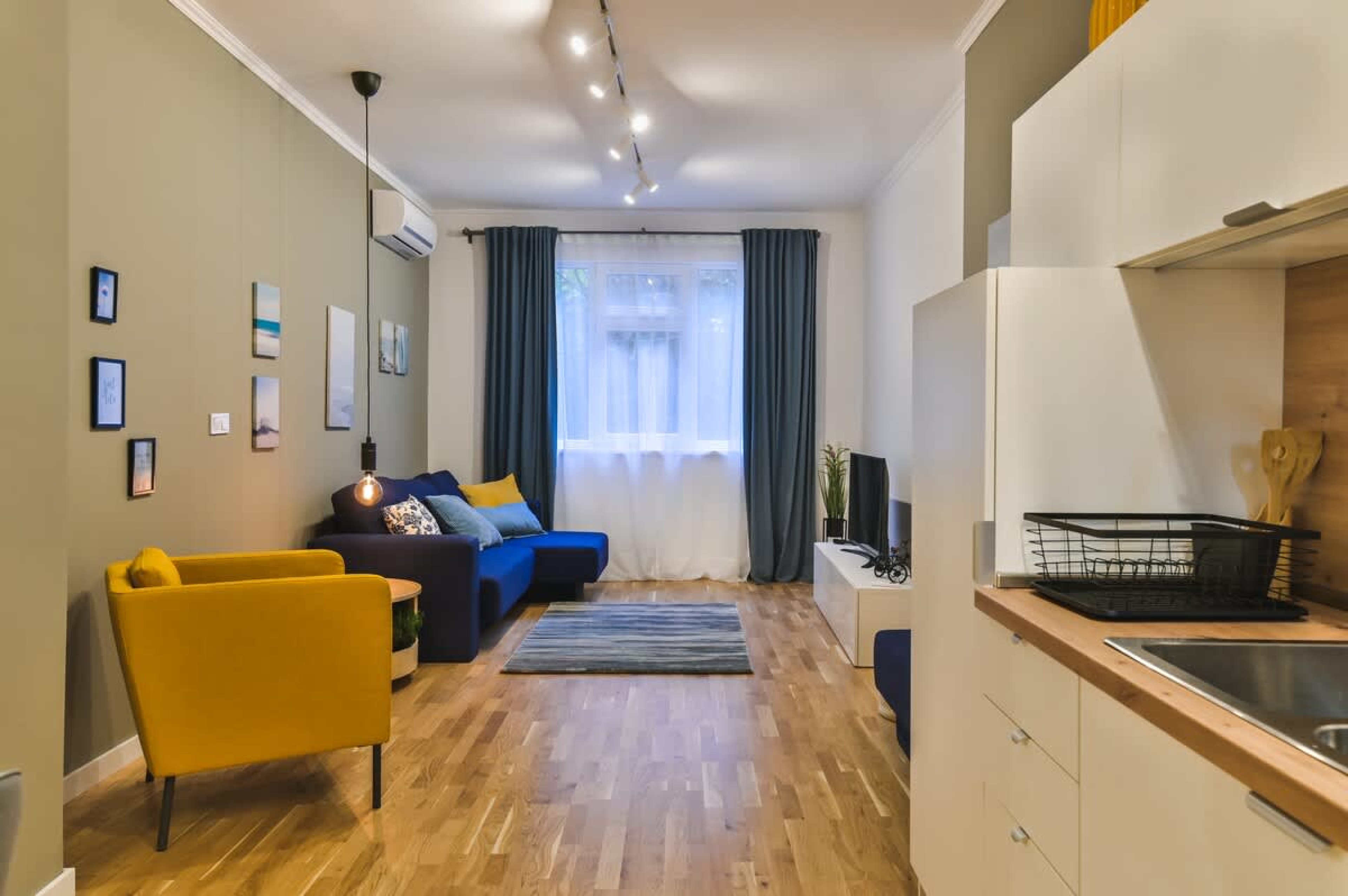 Scoutaround White Logo