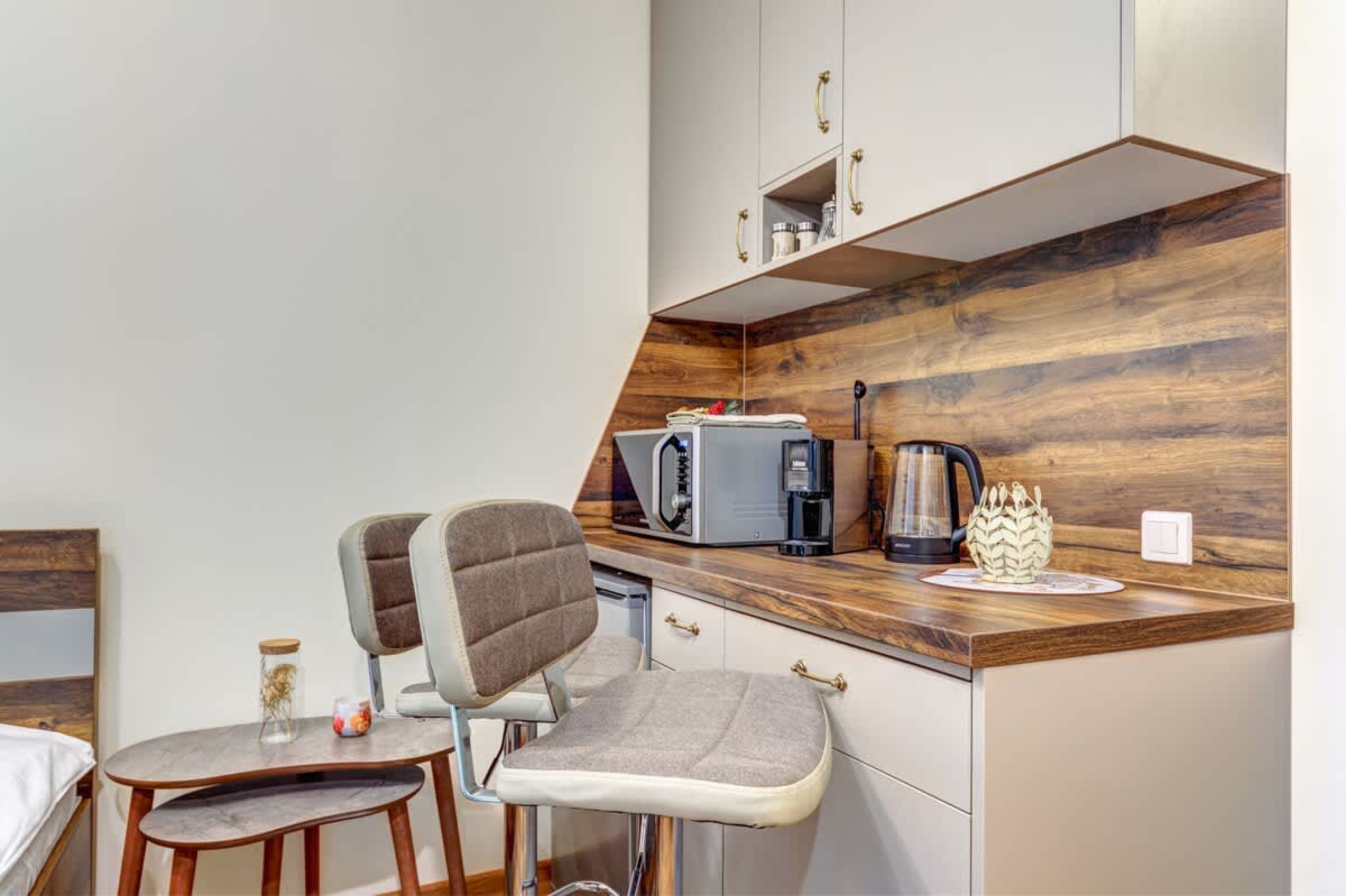 Scoutaround White Logo