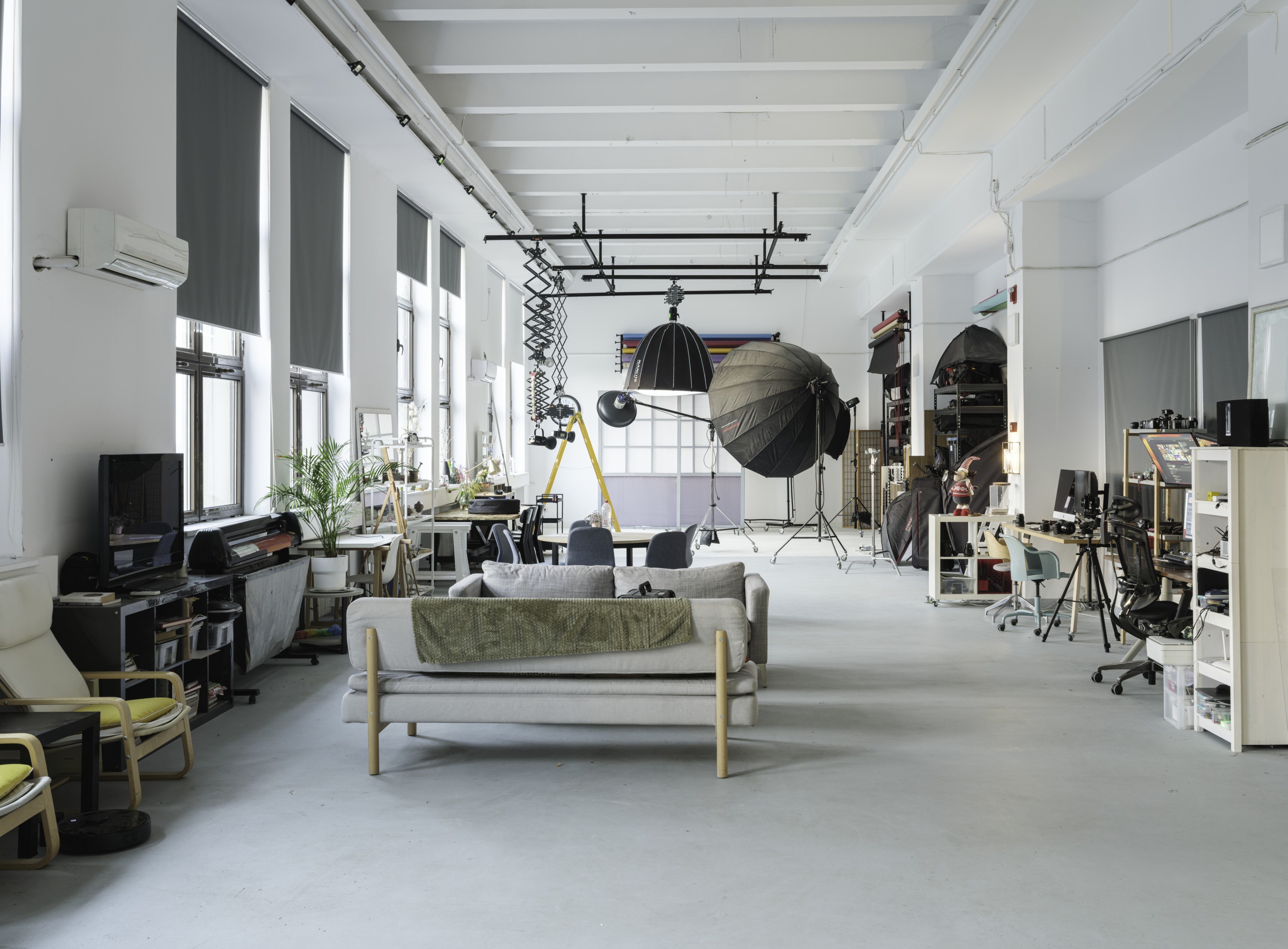 Scoutaround White Logo