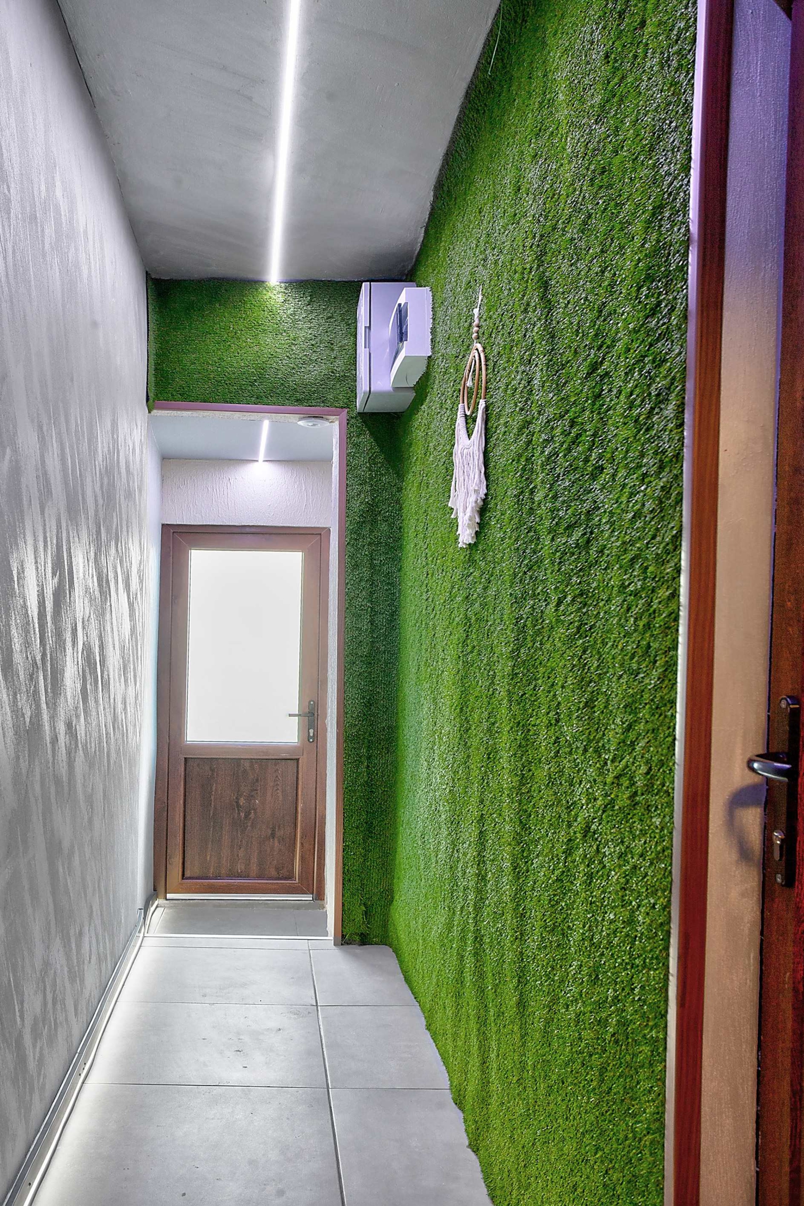 Scoutaround White Logo