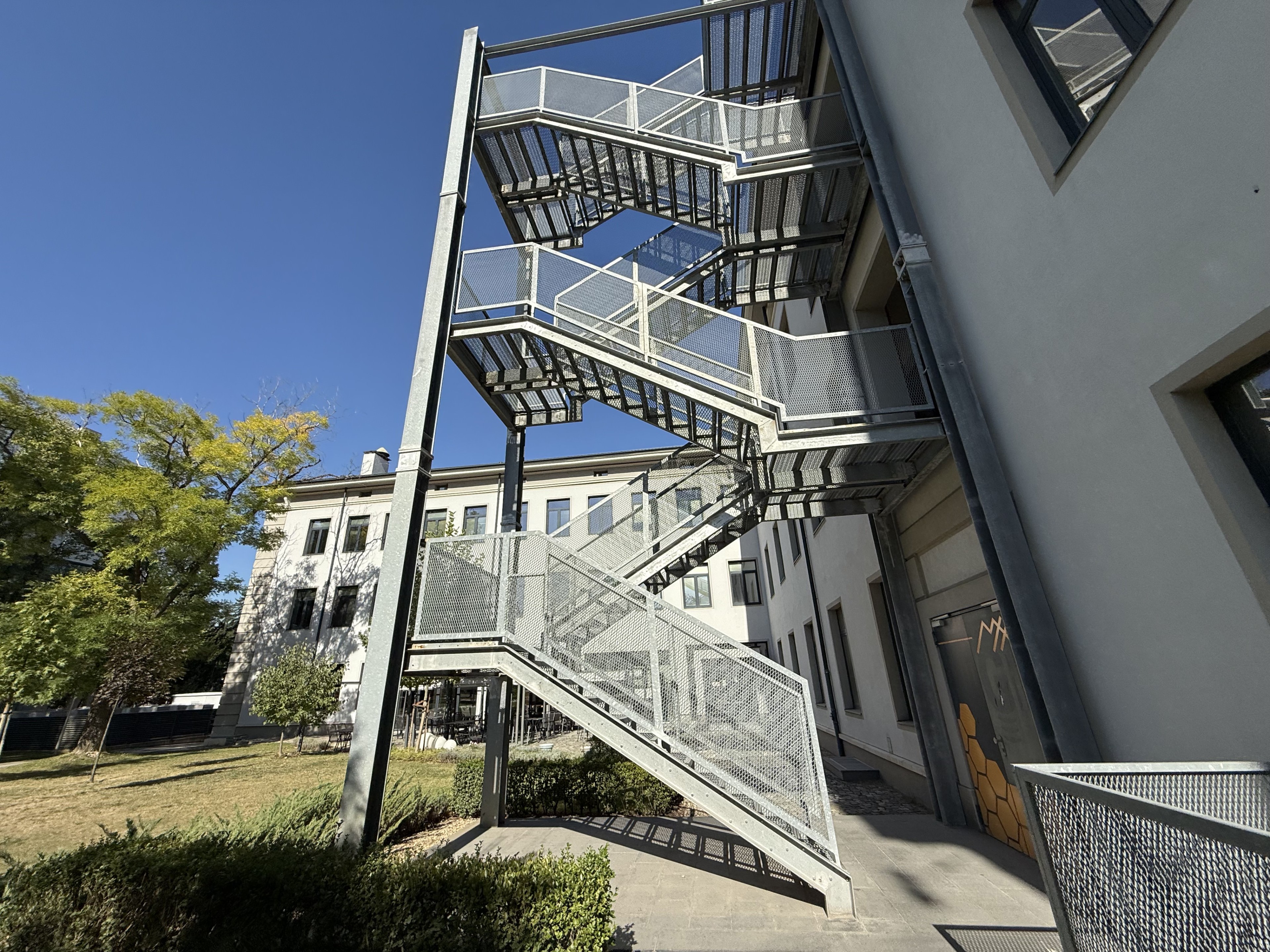 Scoutaround White Logo