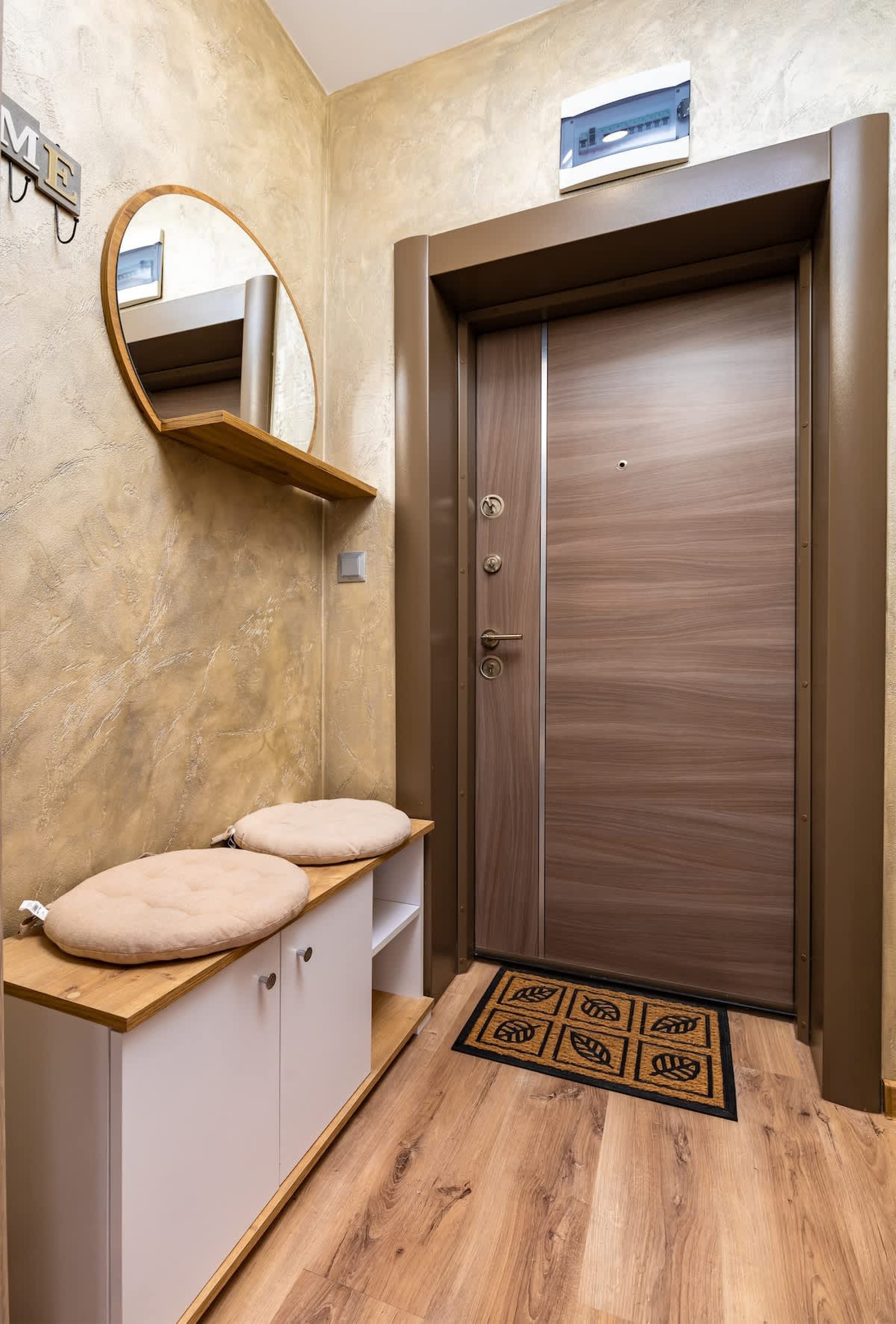 Scoutaround White Logo