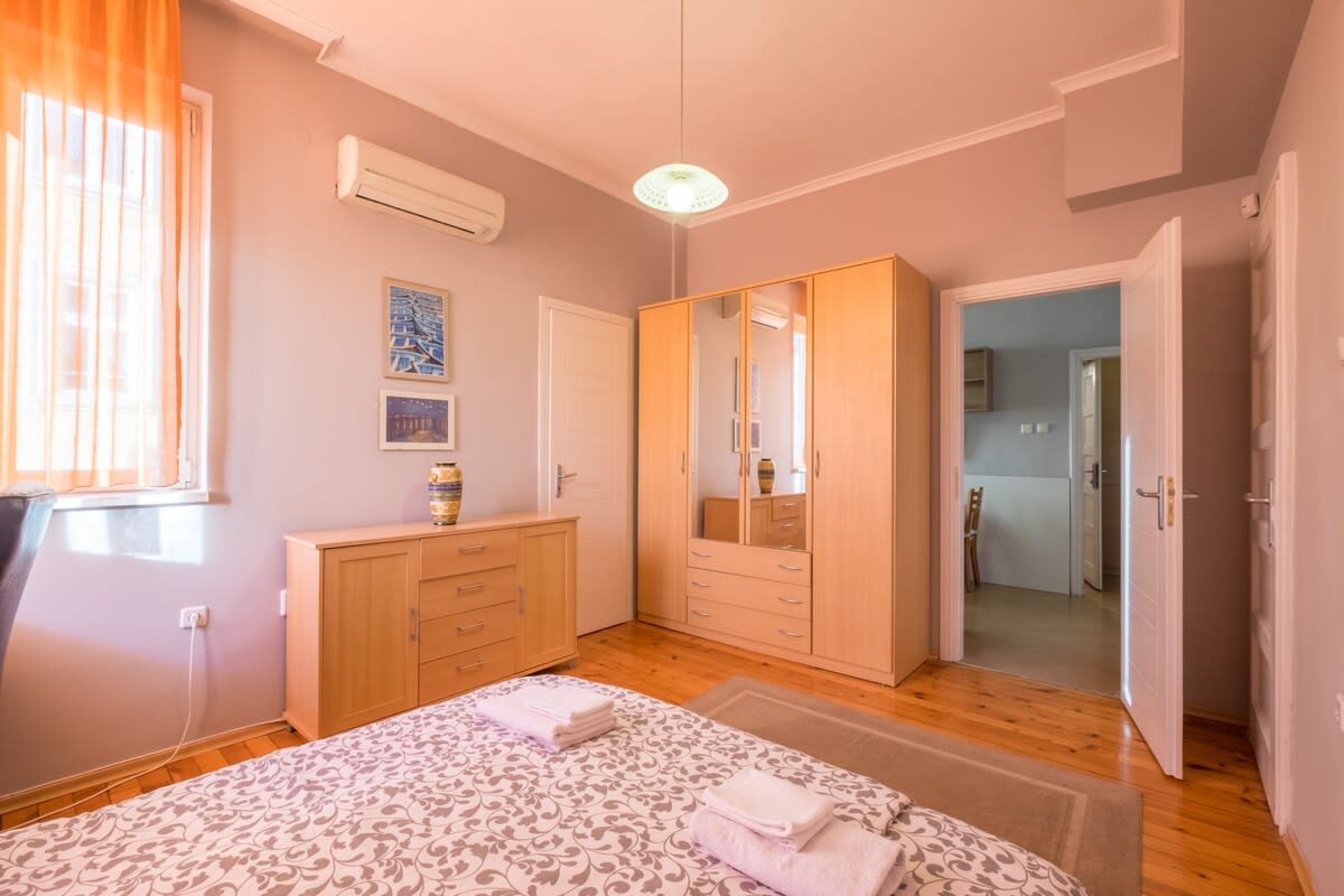 Scoutaround White Logo