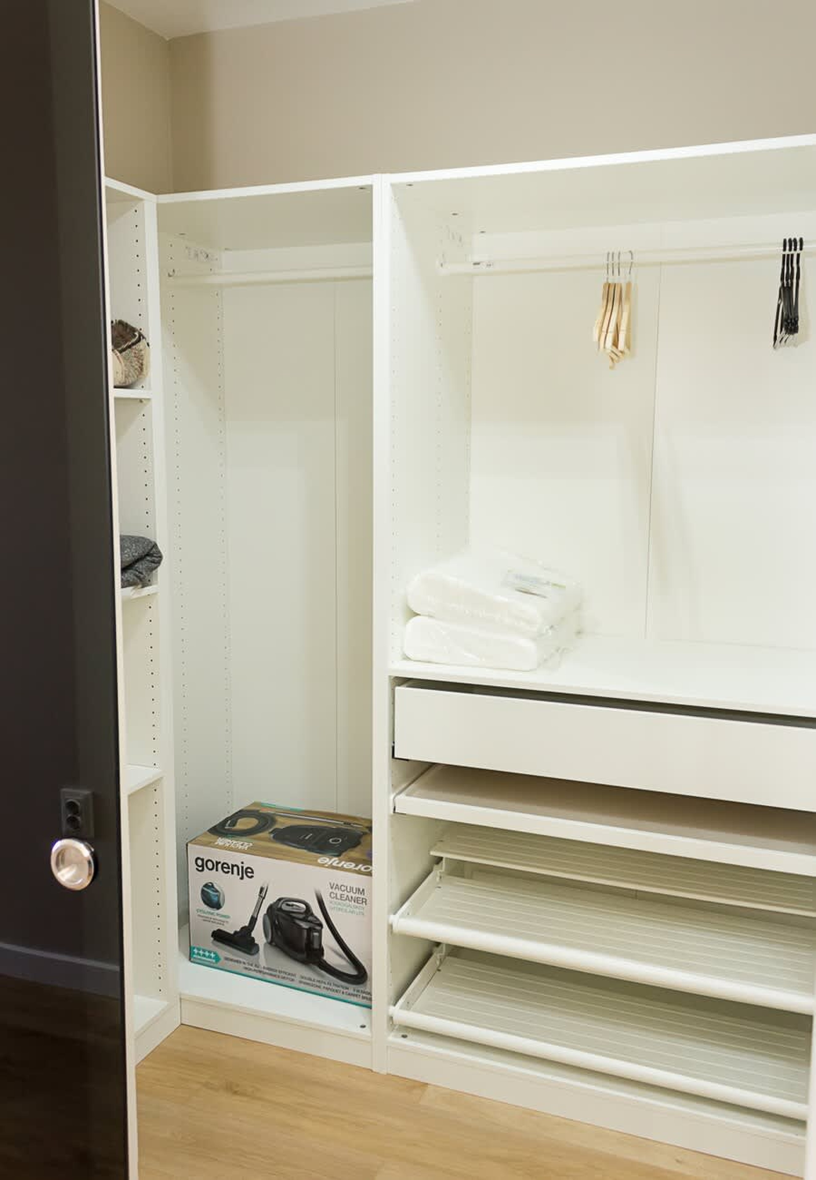 Scoutaround White Logo