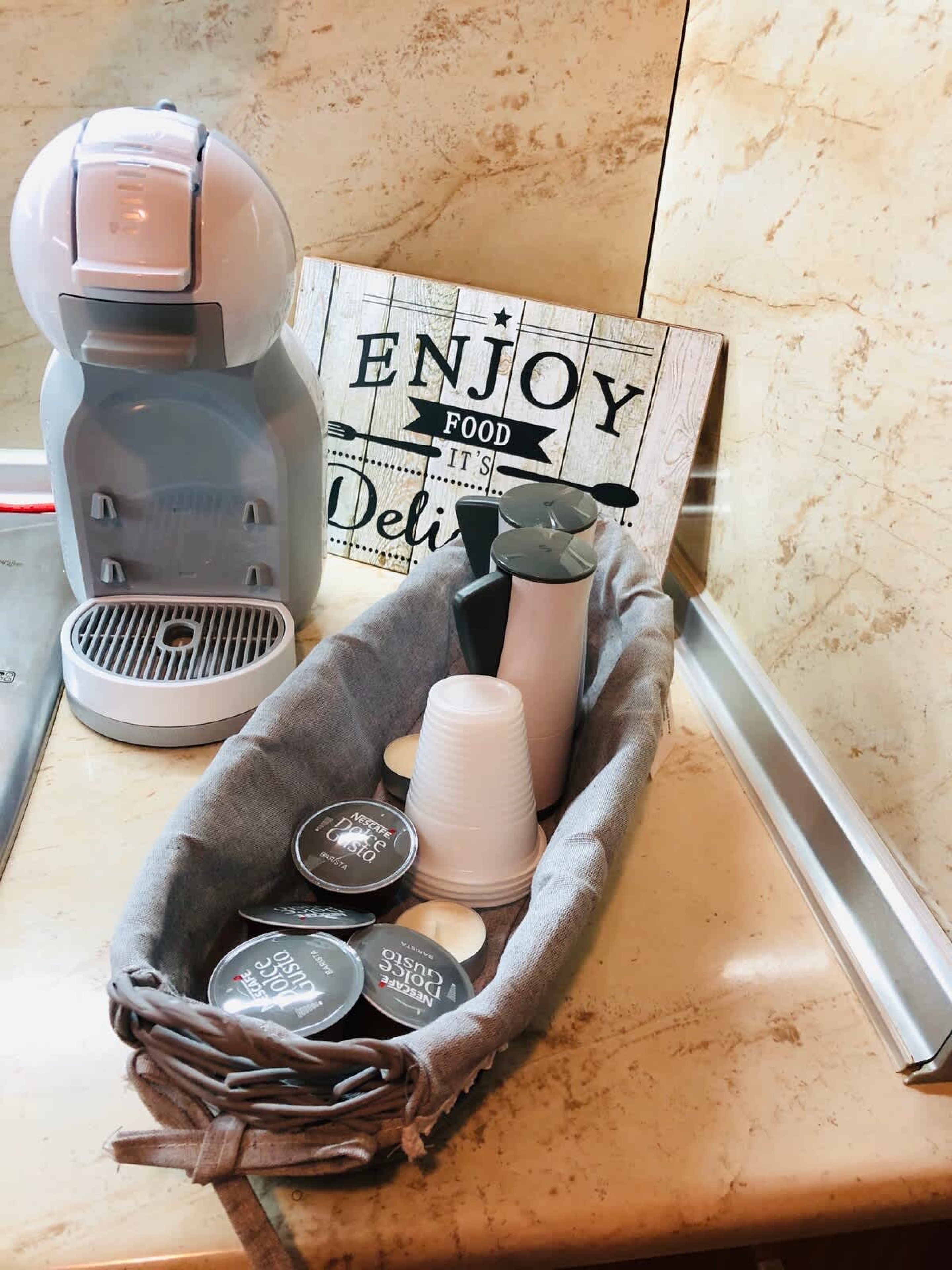 Scoutaround White Logo