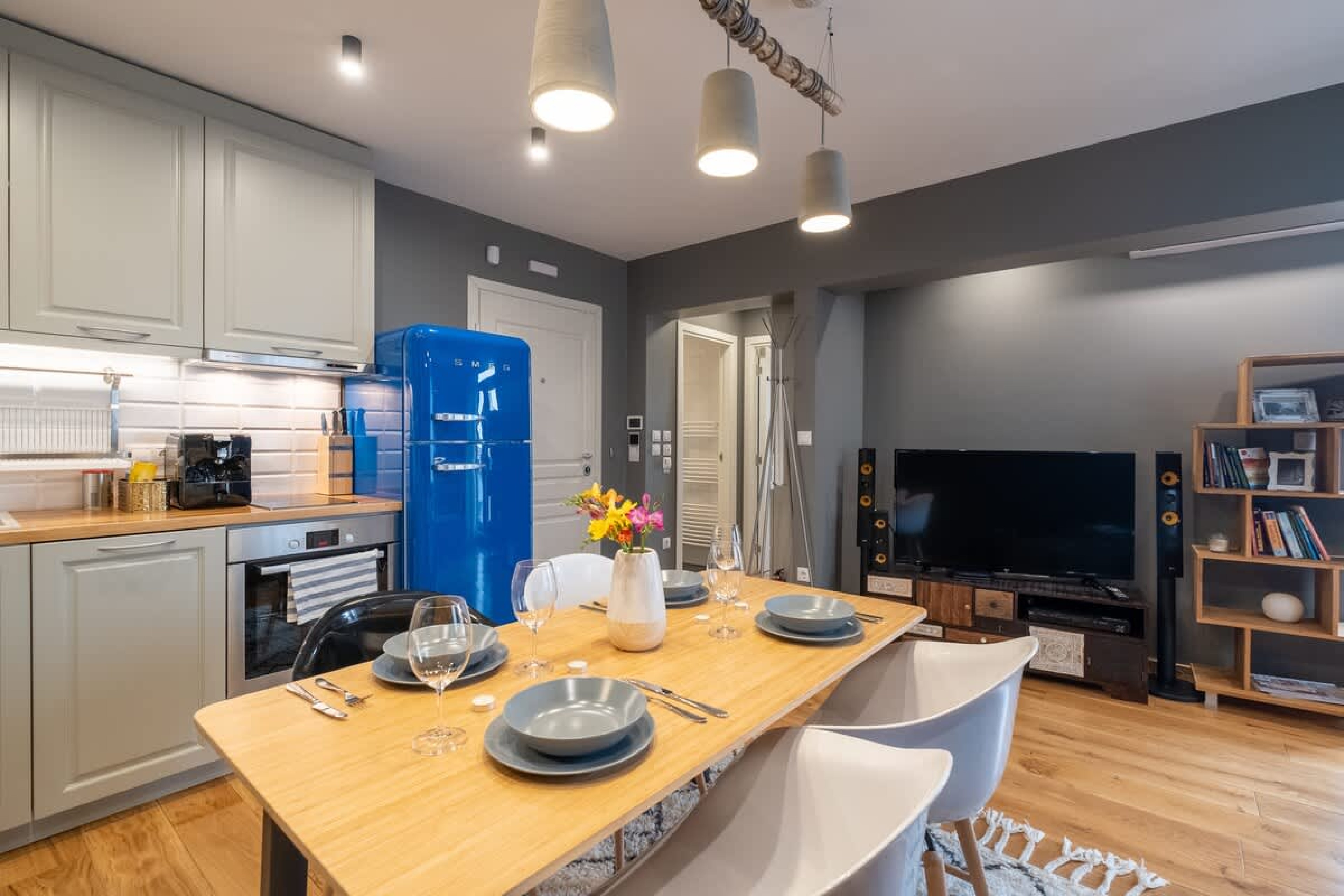 Scoutaround White Logo