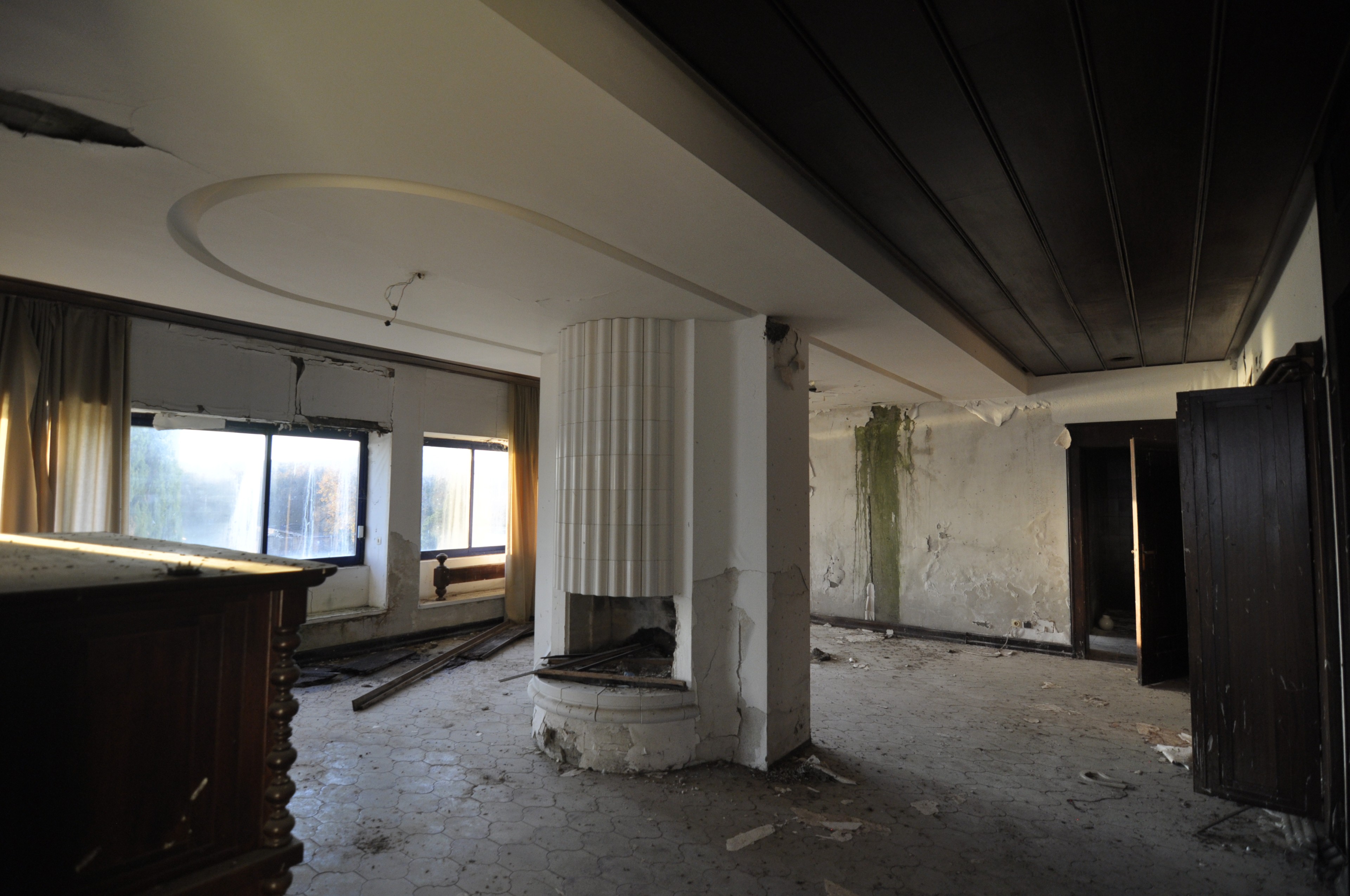 Scoutaround White Logo