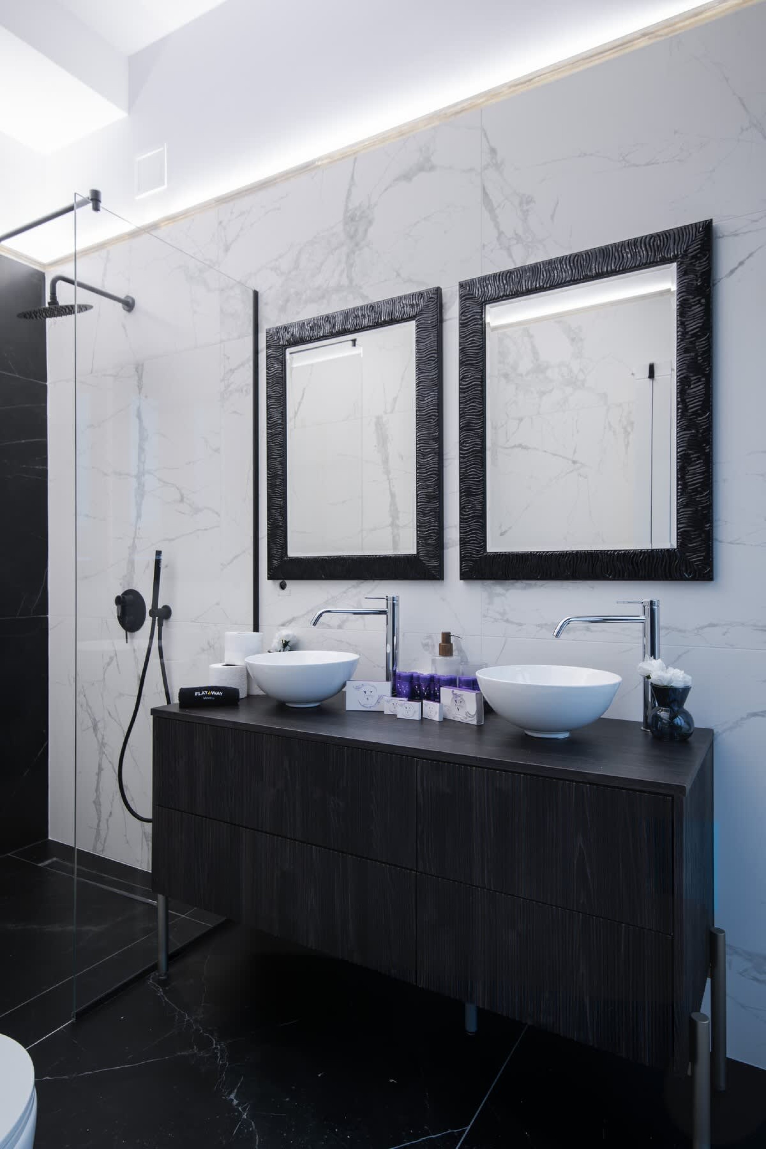 Scoutaround White Logo