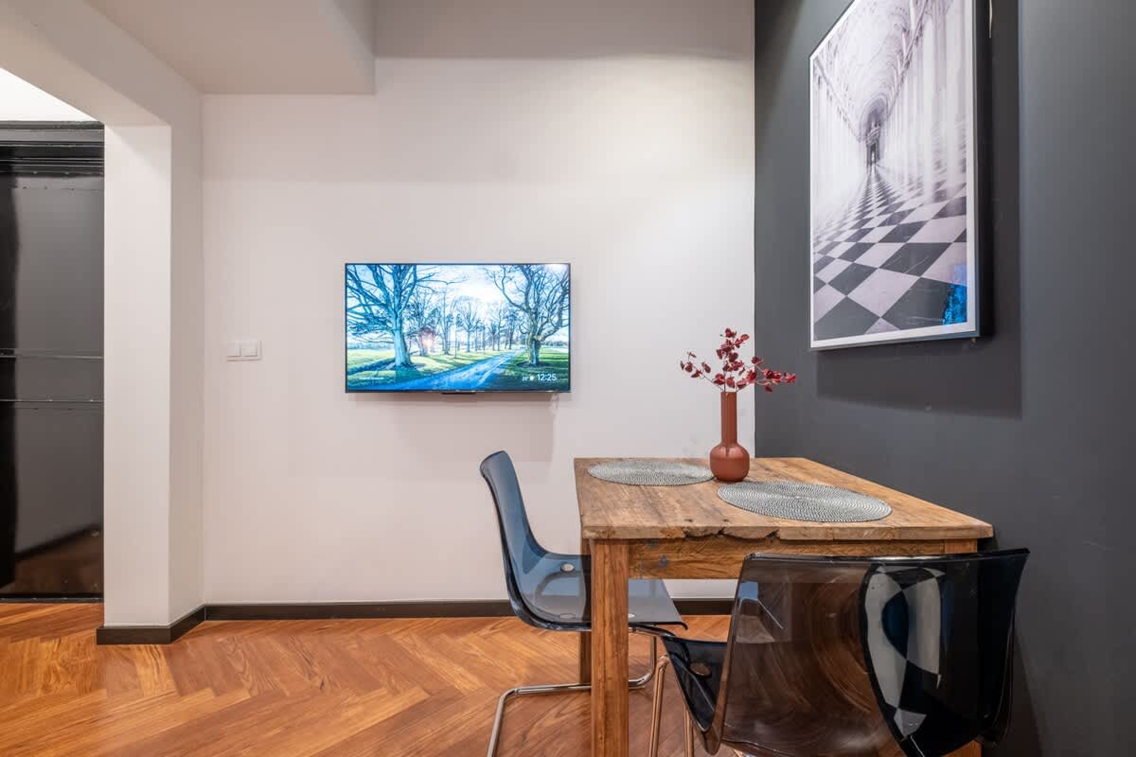 Scoutaround White Logo