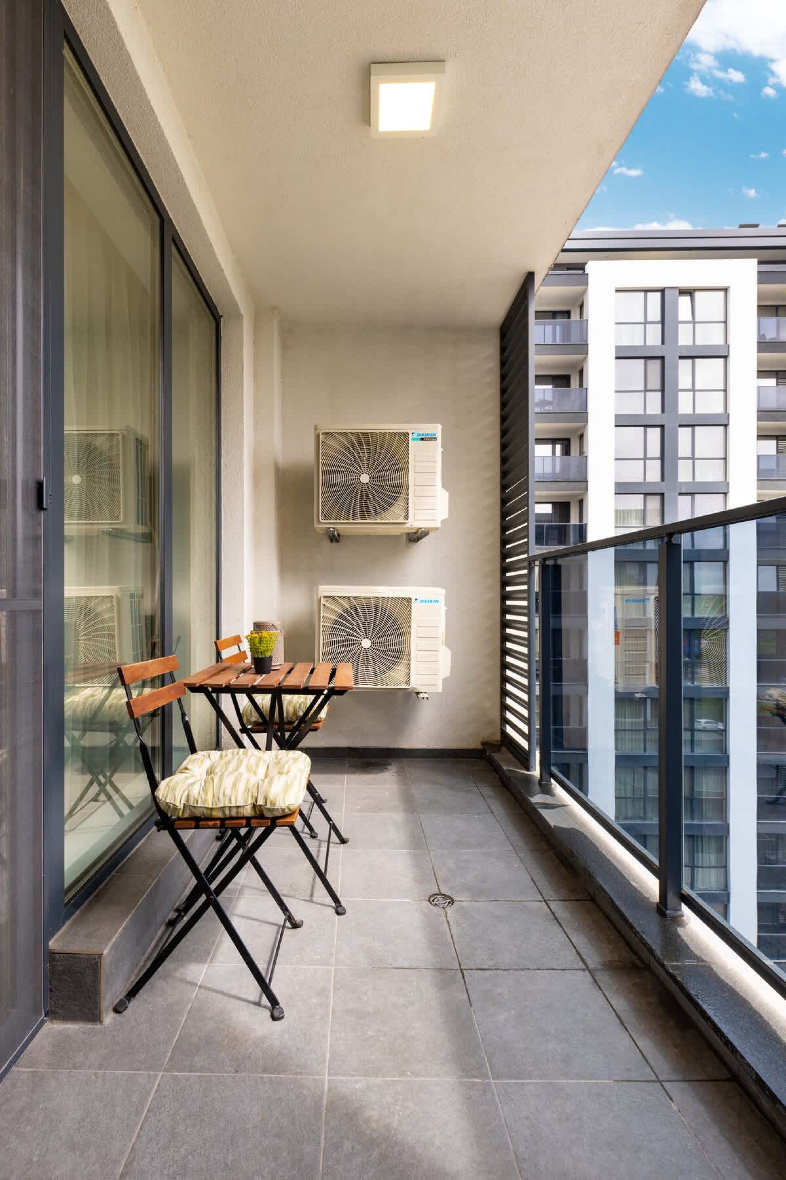 Scoutaround White Logo