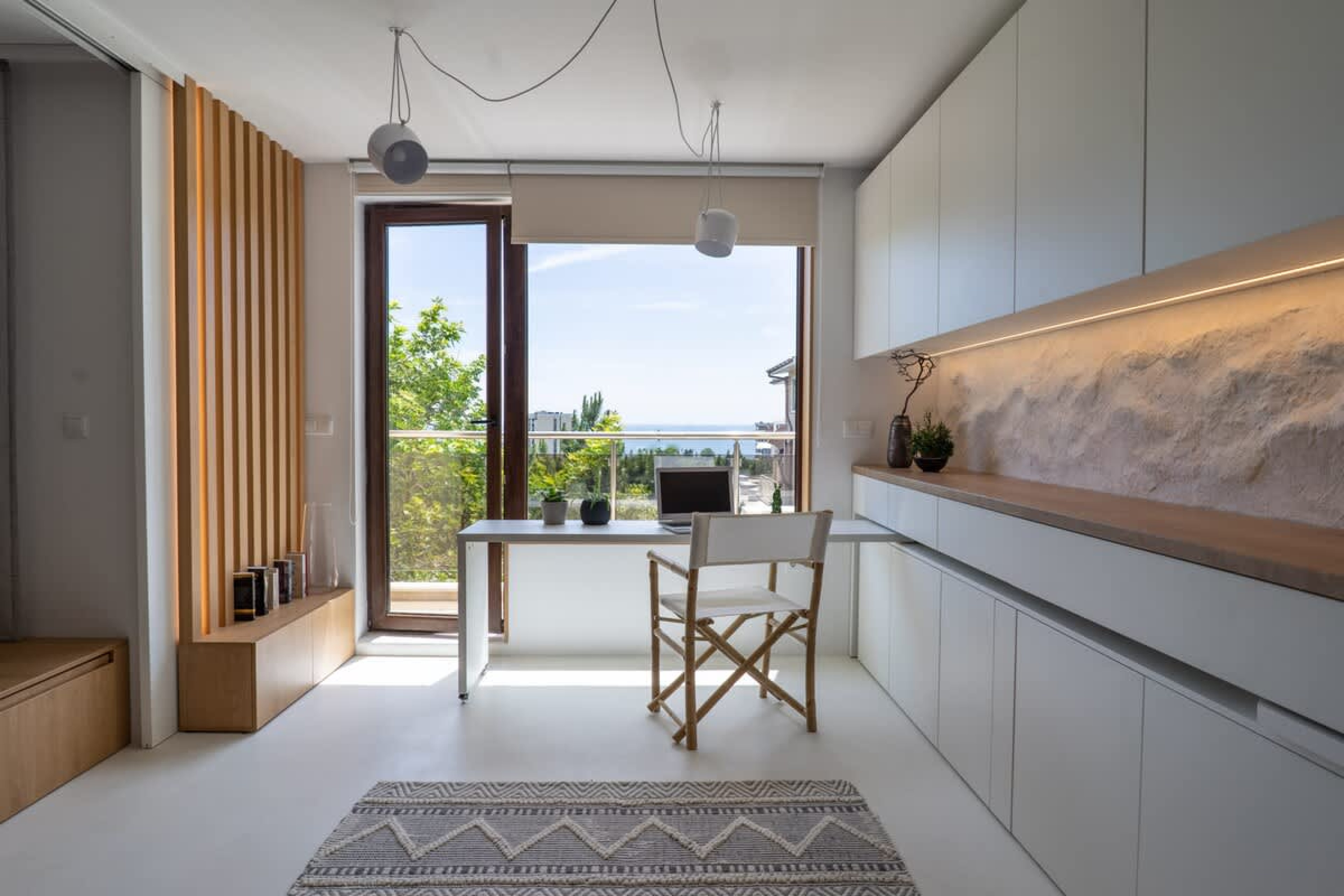 Scoutaround White Logo