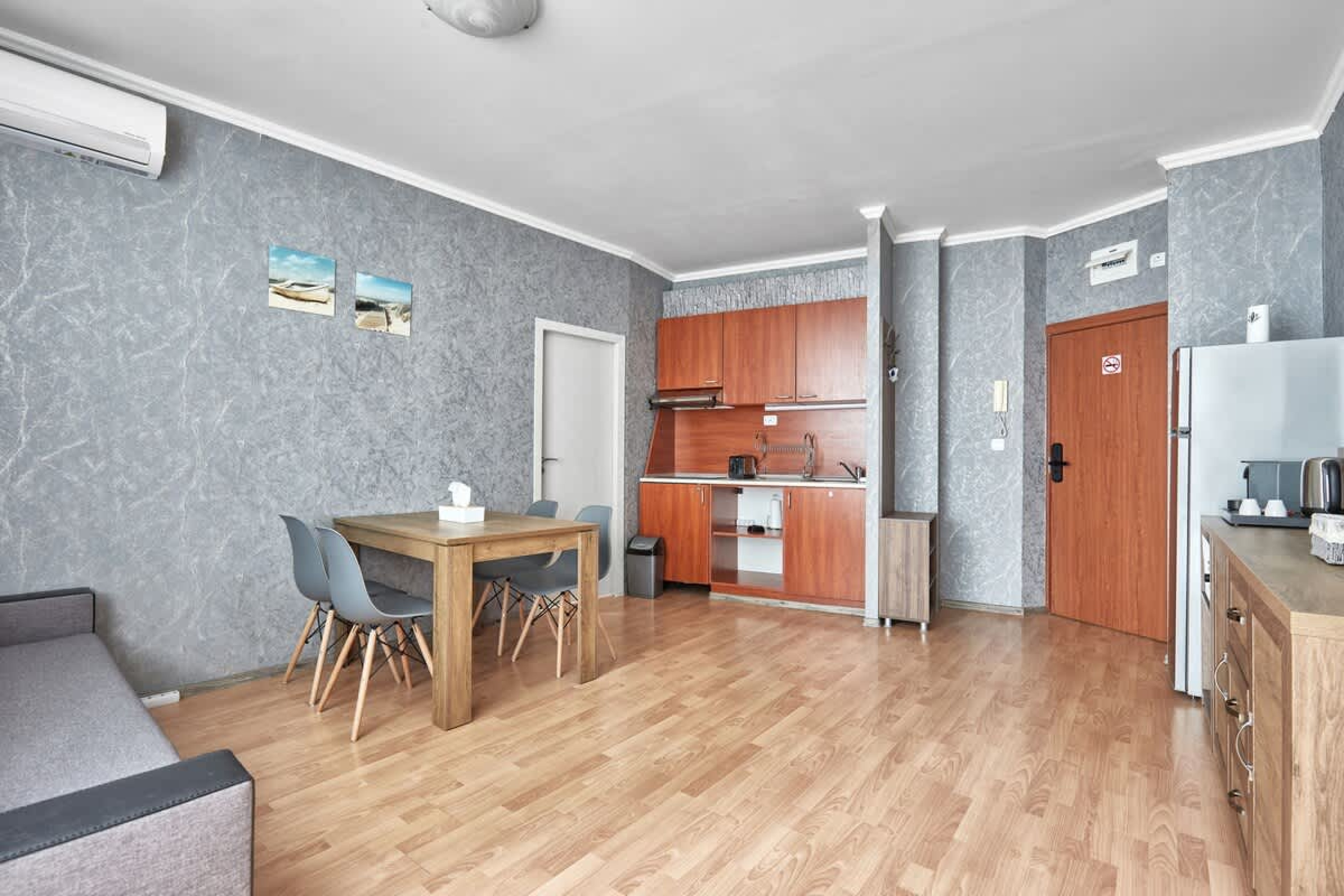 Scoutaround White Logo