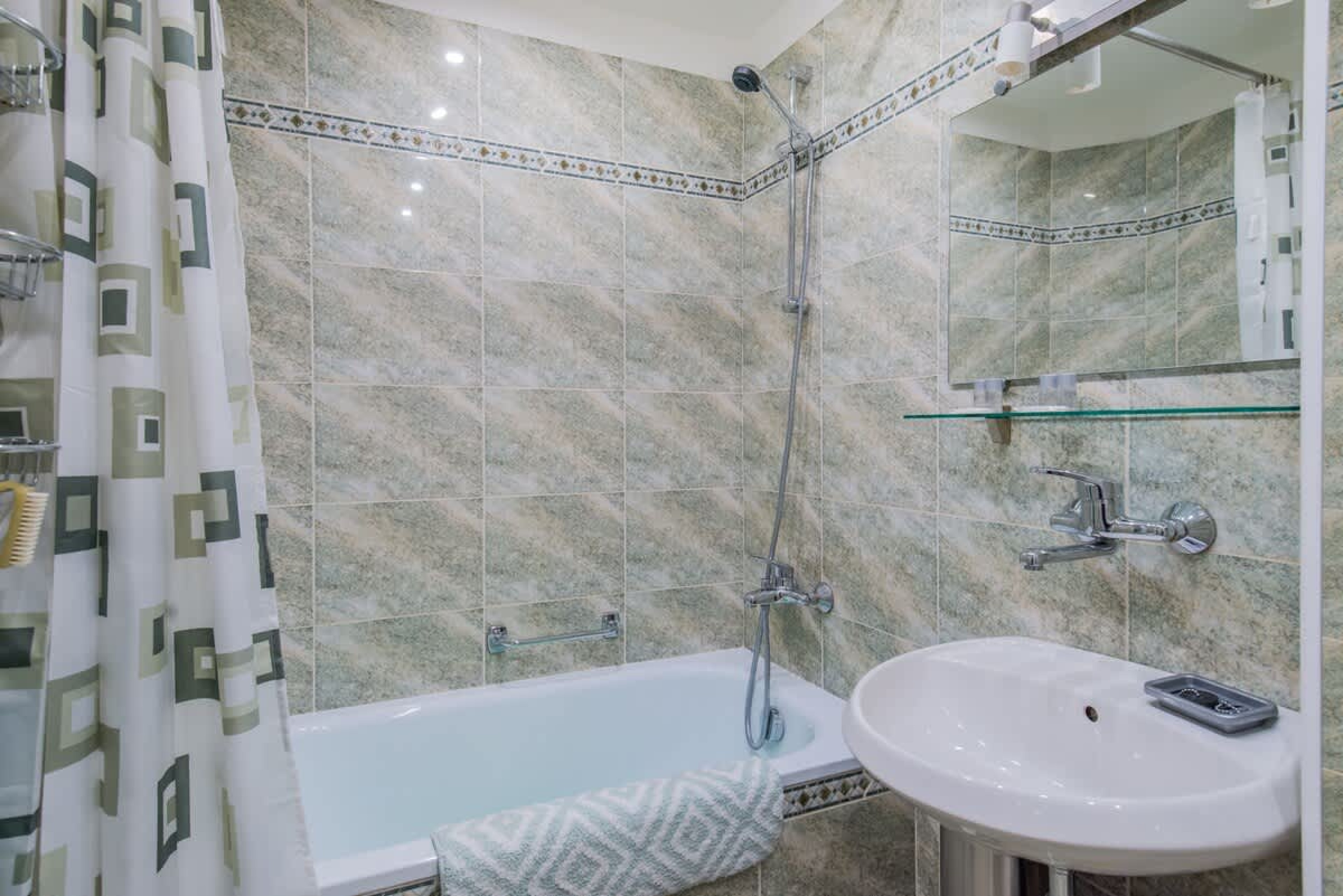 Scoutaround White Logo