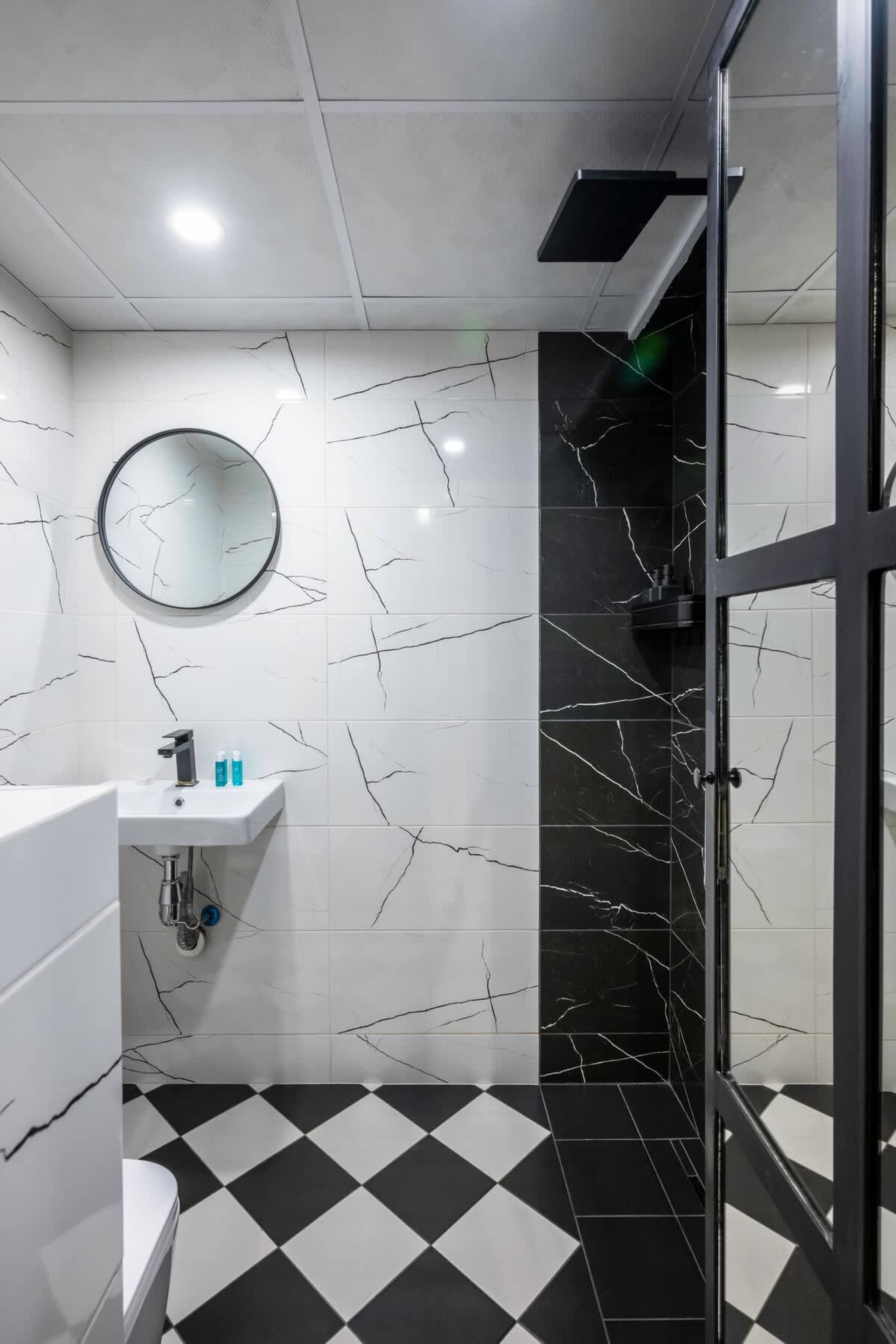 Scoutaround White Logo