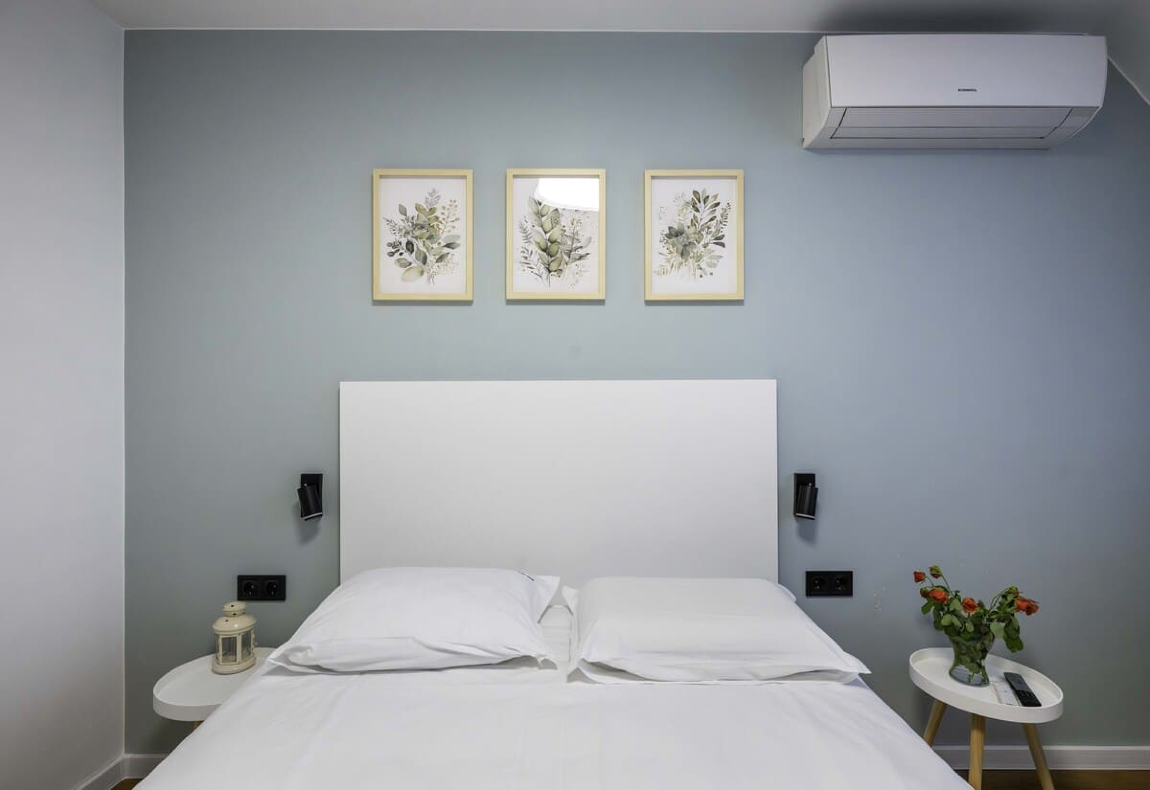 Scoutaround White Logo