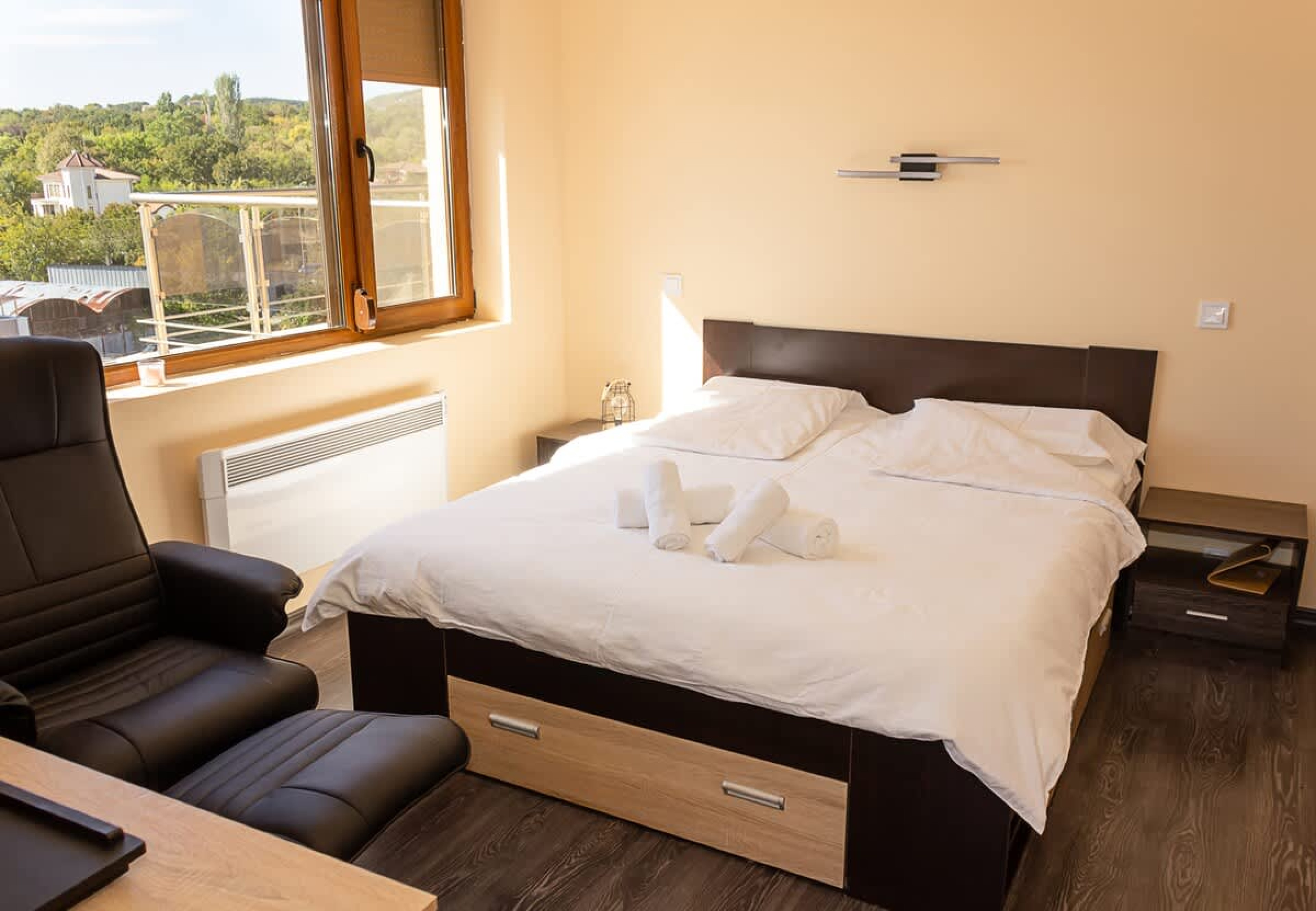 Scoutaround White Logo