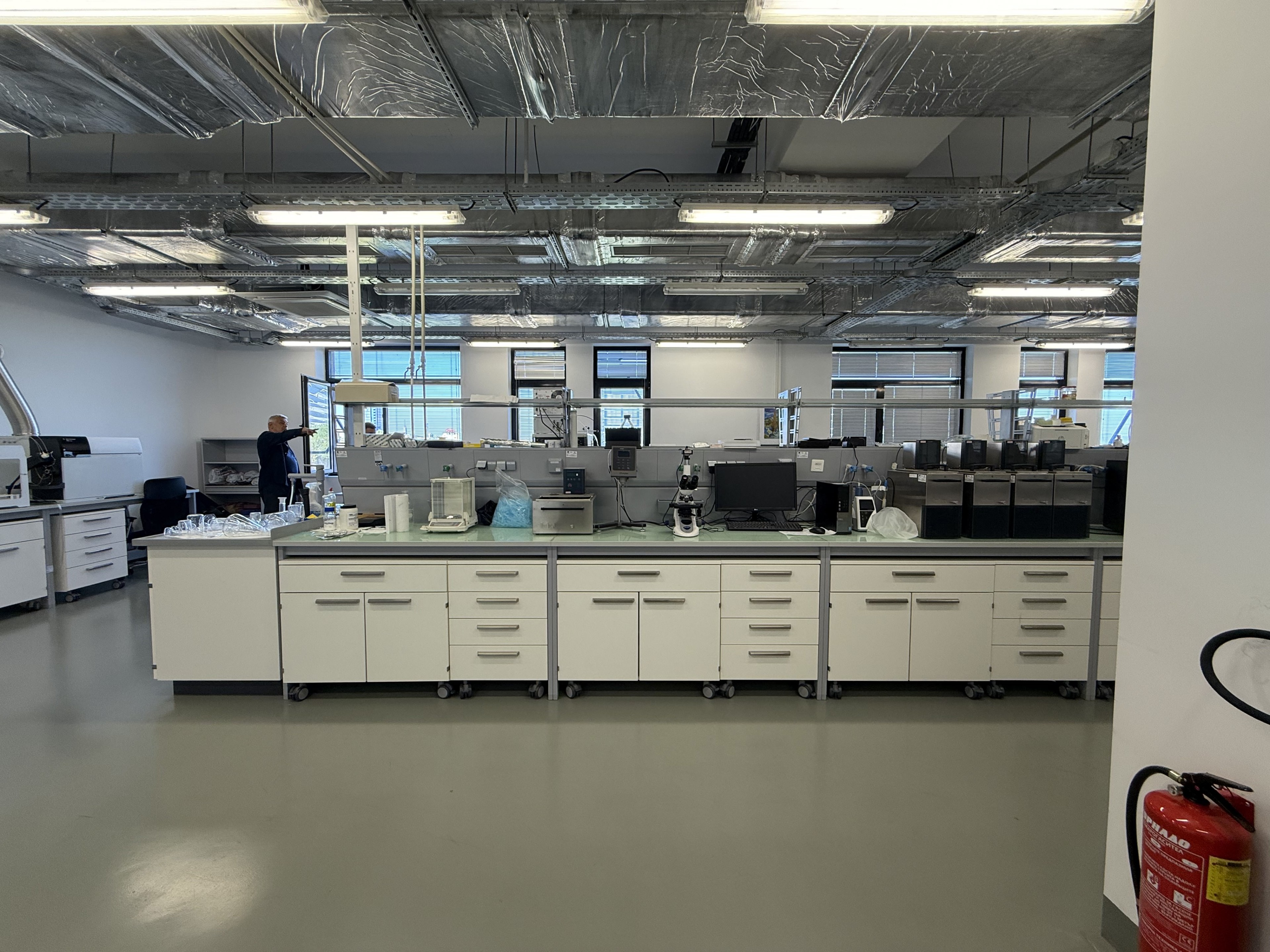 Scoutaround White Logo