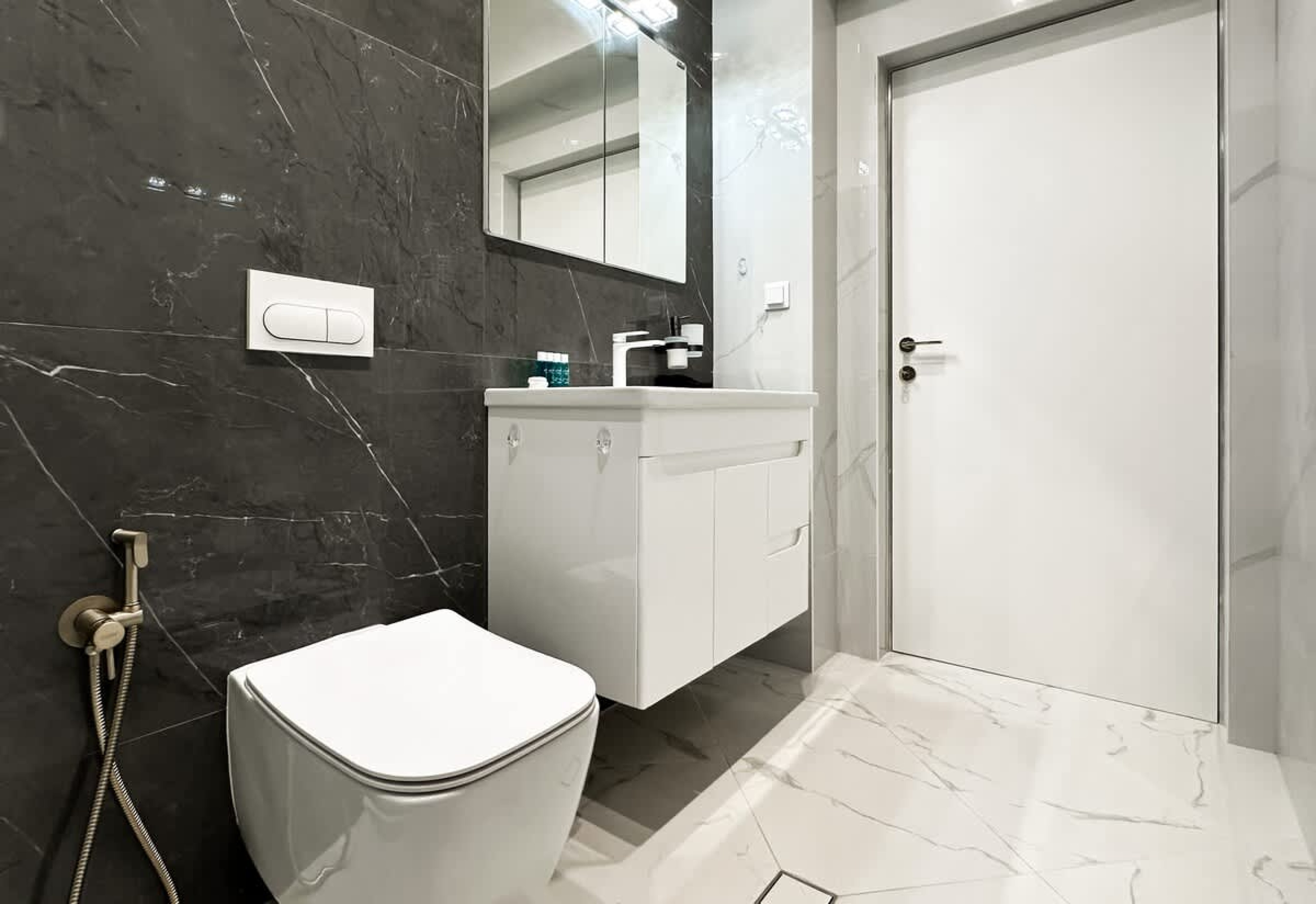 Designer 2BD Apt Near Alexander Nevski Cathedral - Photo 24